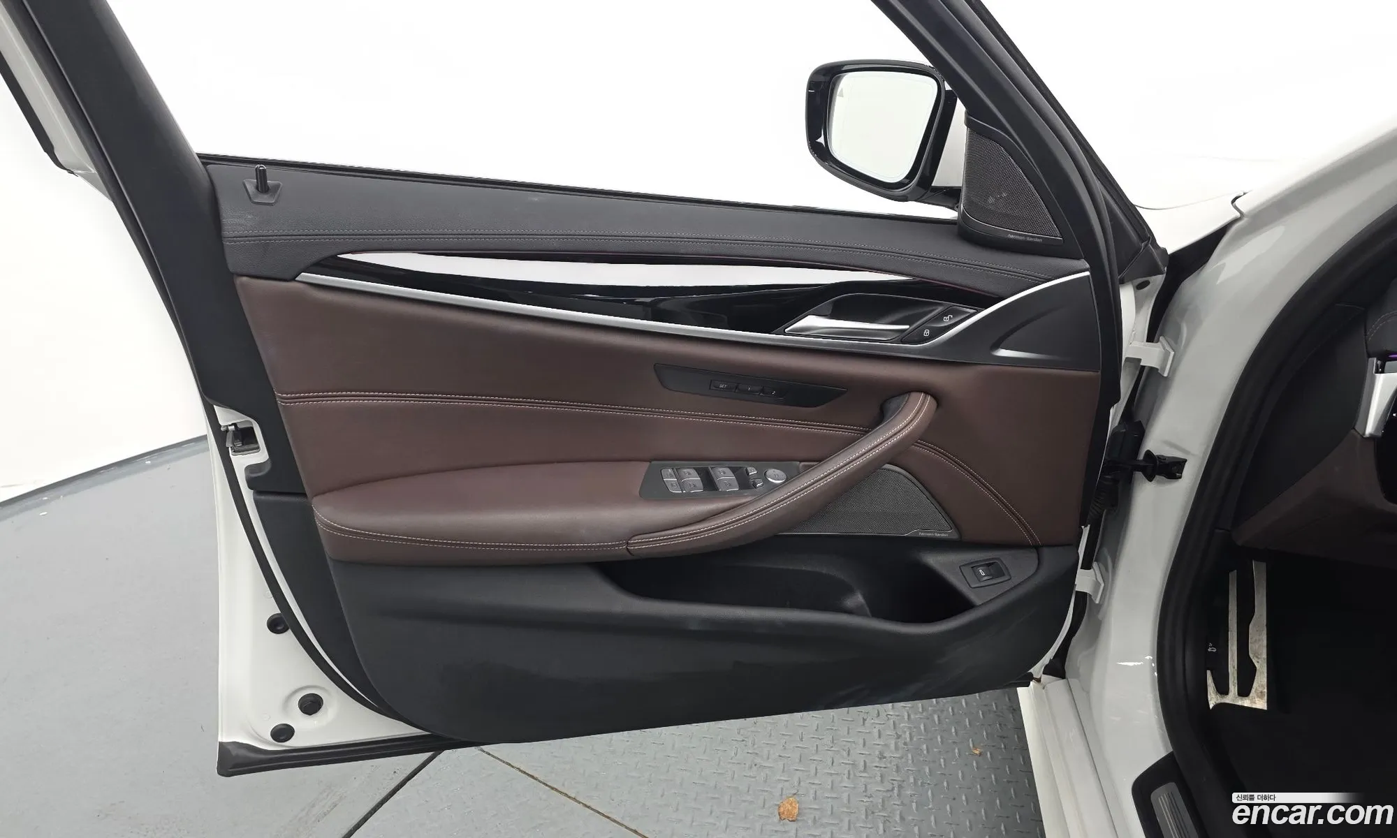 BMW 5 Series 2023 — 31