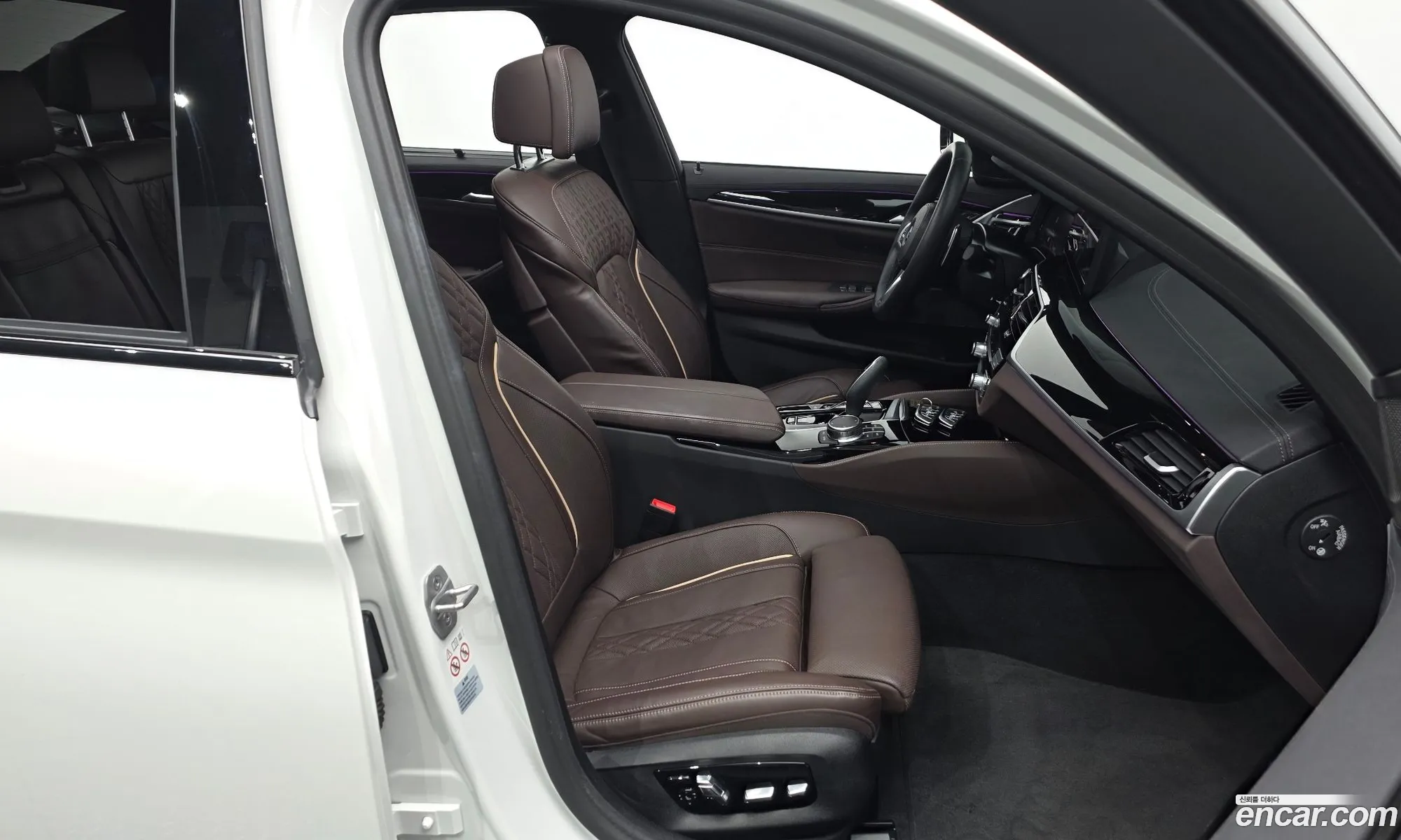 BMW 5 Series 2023 — 3