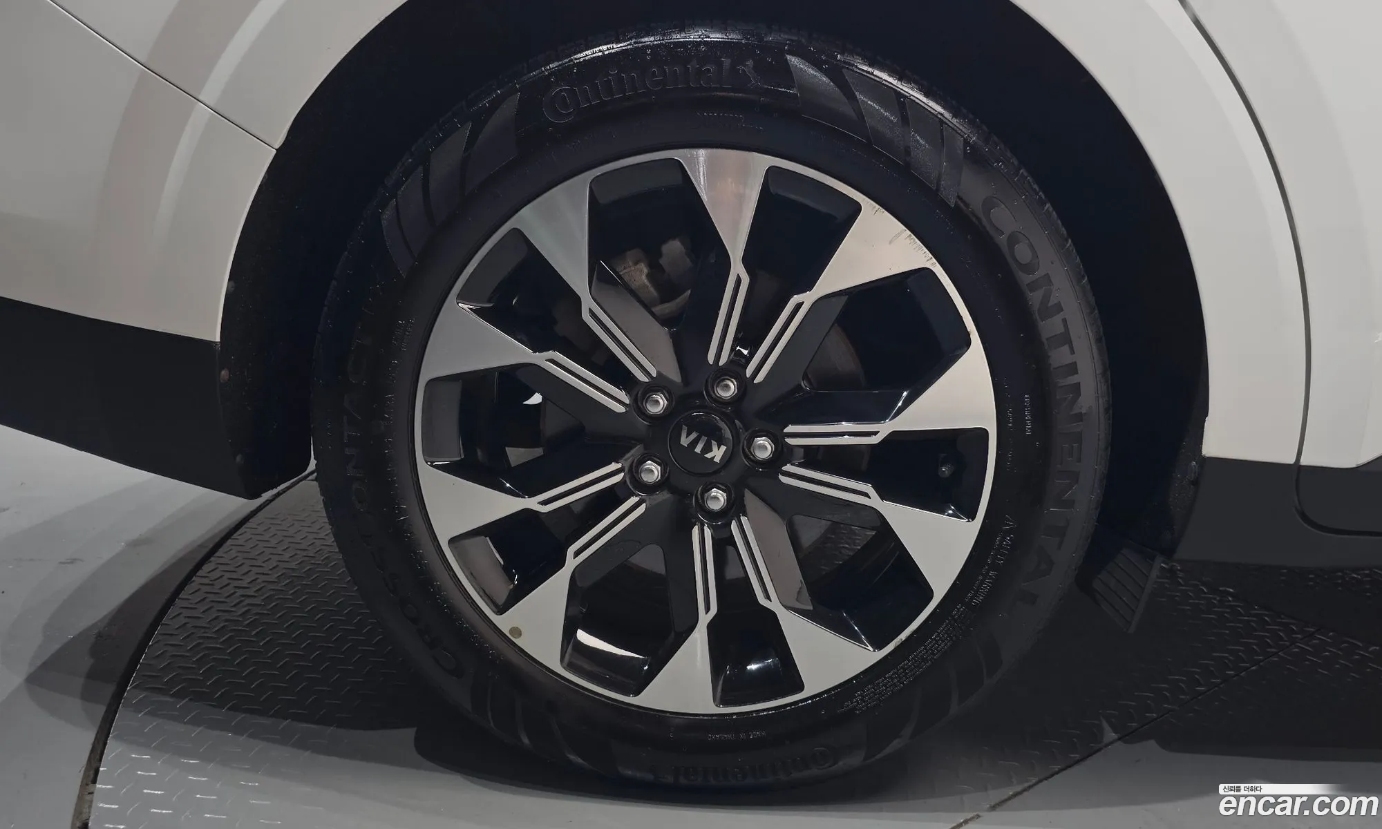Kia Carnival 2021 KNANC81BBMS044565 — 10