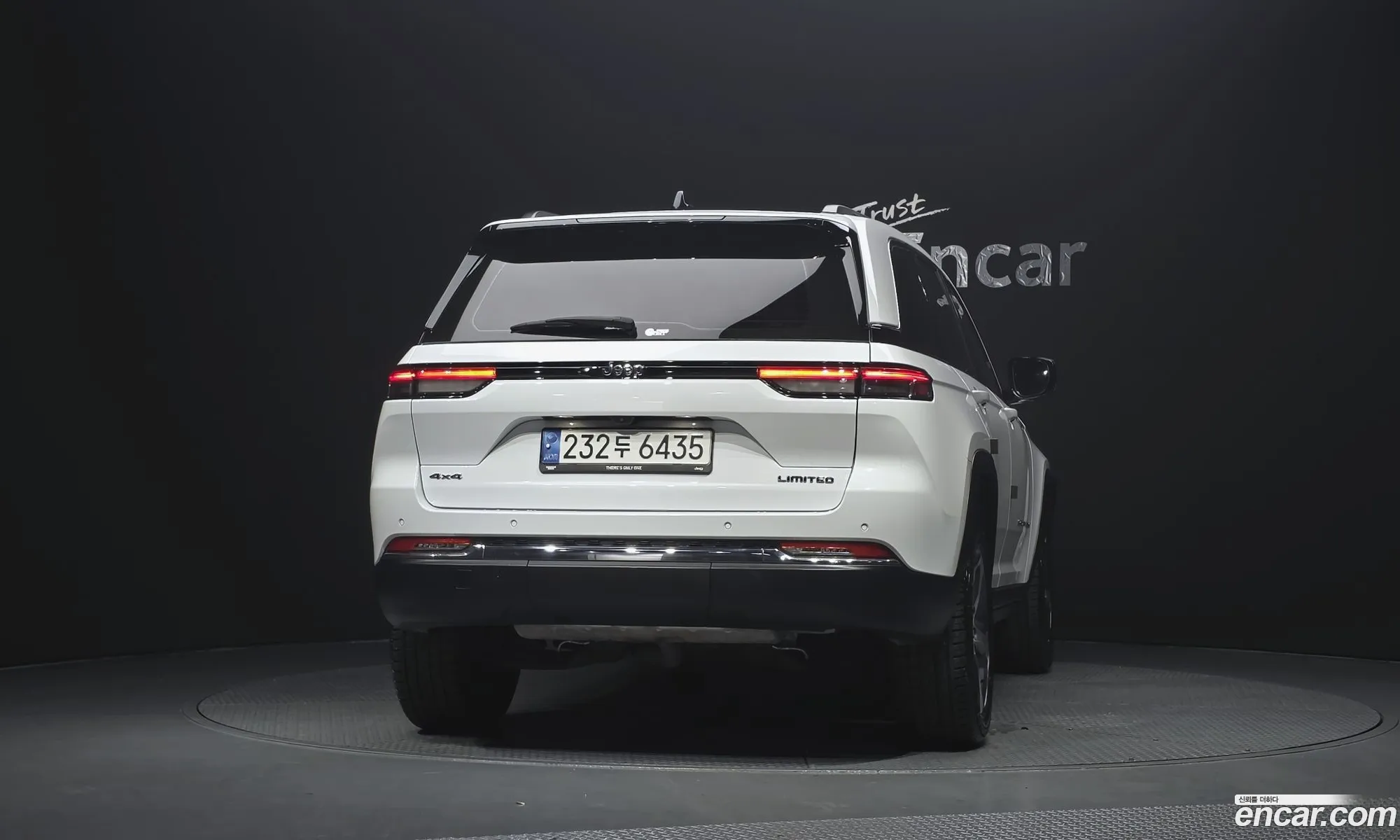 Jeep Grand Cherokee 2023 — 32