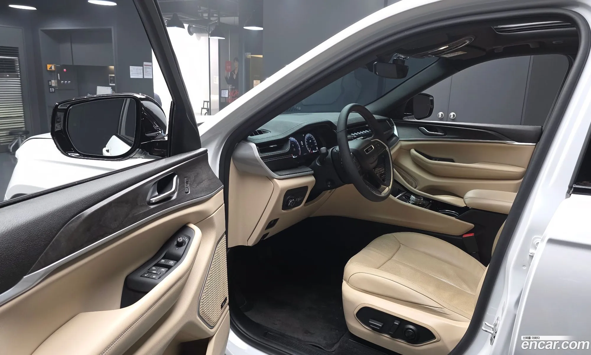 Jeep Grand Cherokee 2023 — 33