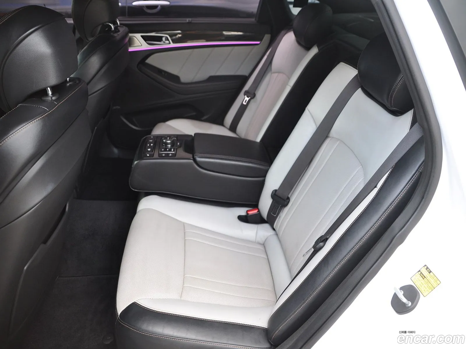 Genesis G80 2018 — 12