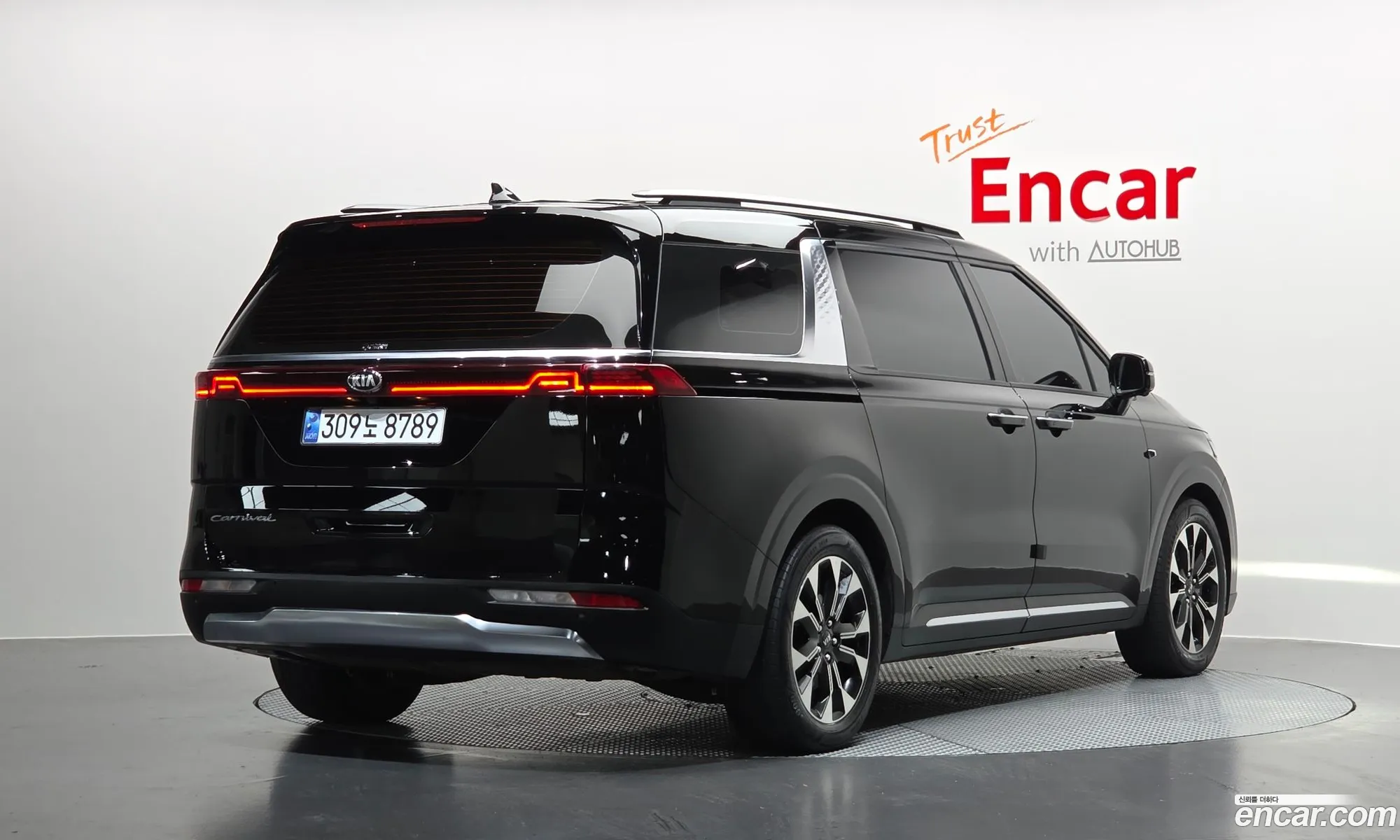 Kia Carnival 2021 — 19