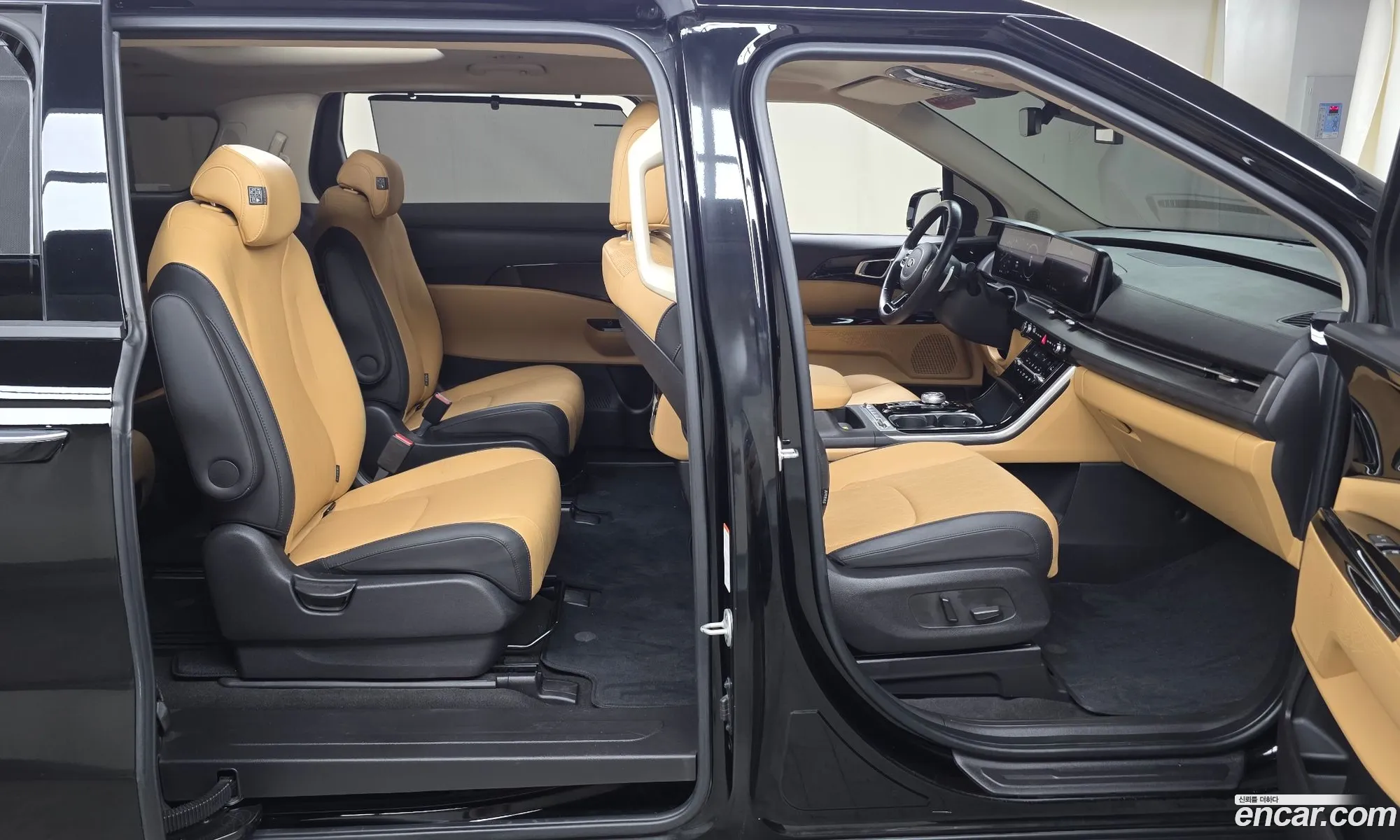 Kia Carnival 2021 — 23