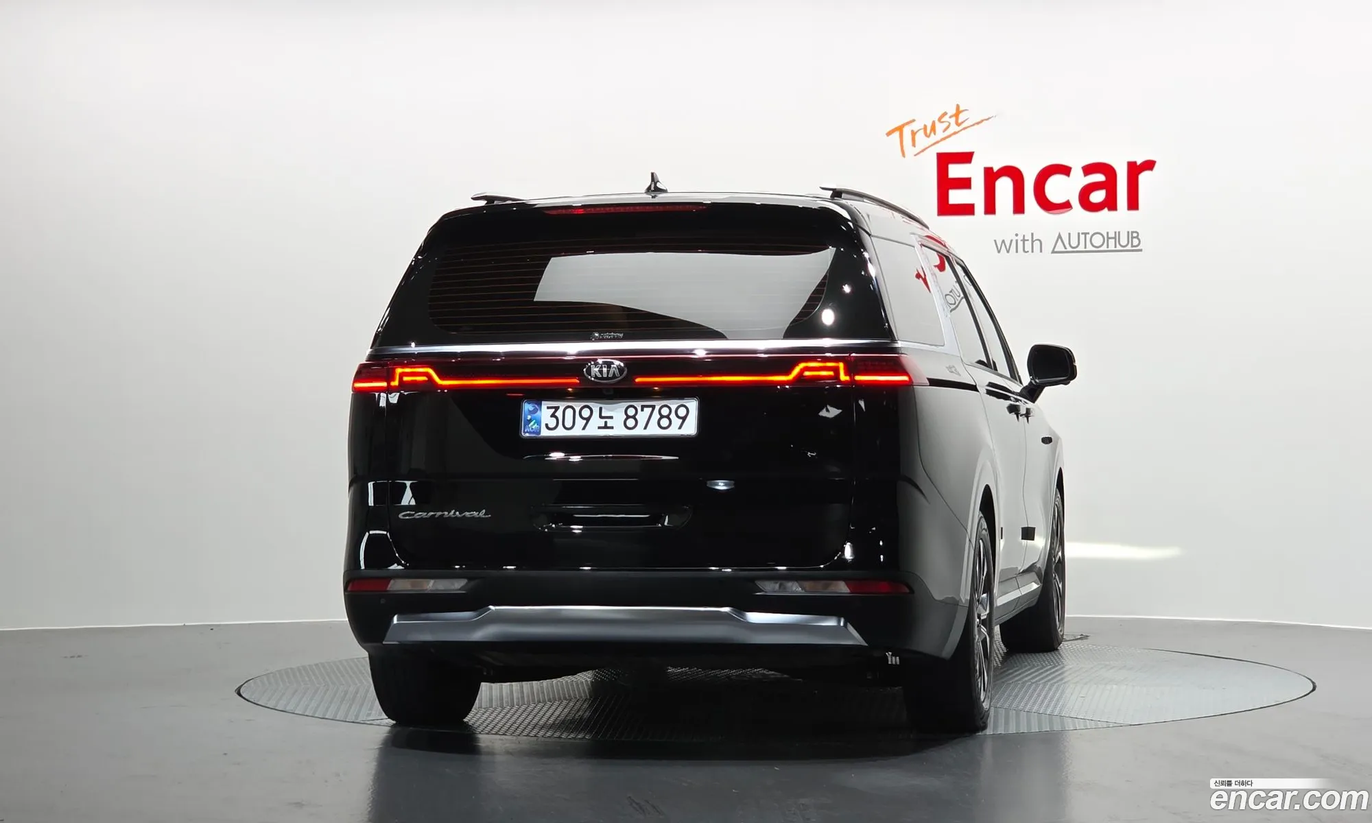 Kia Carnival 2021 — 25