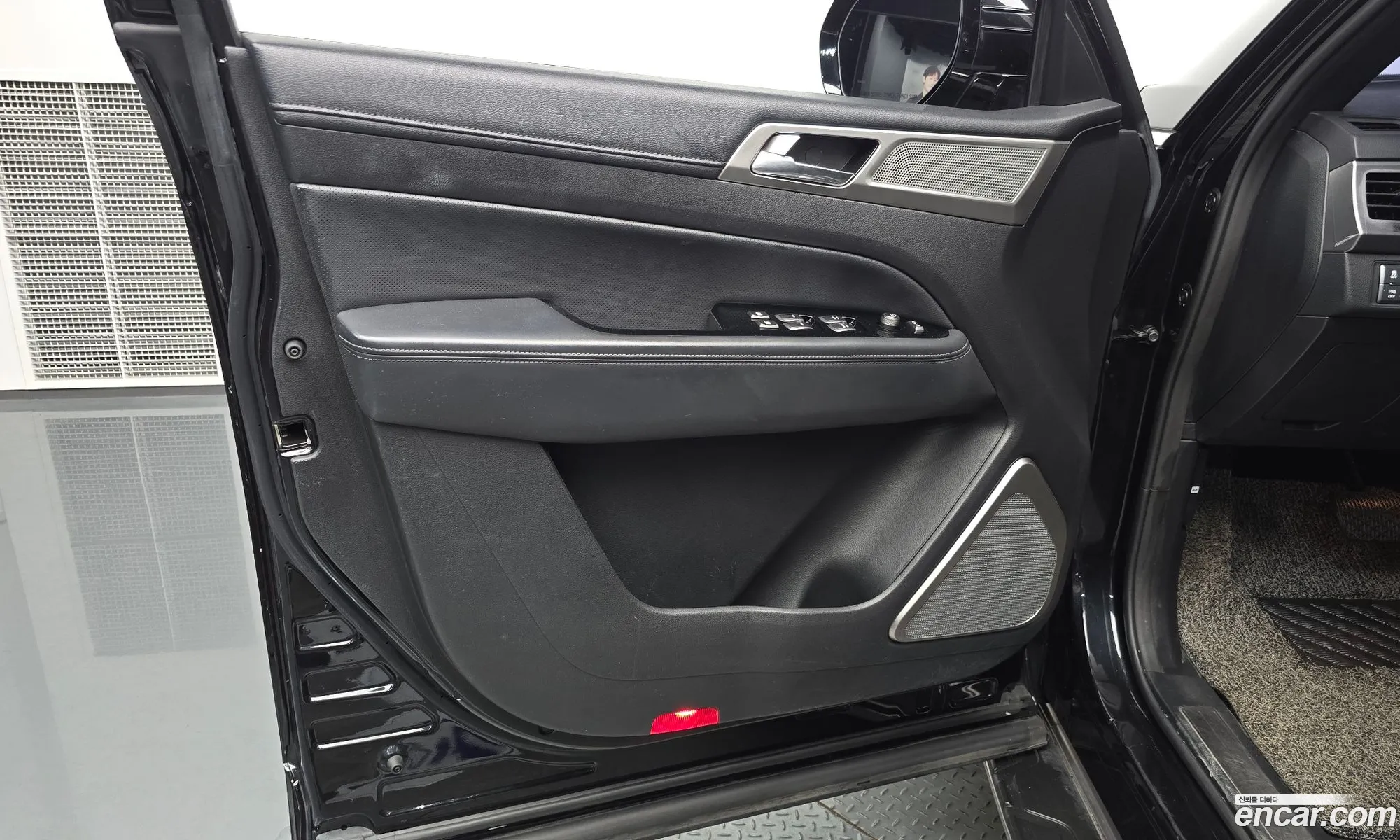 KG Mobility (SsangYong) G4 Rexton 2019 — 11