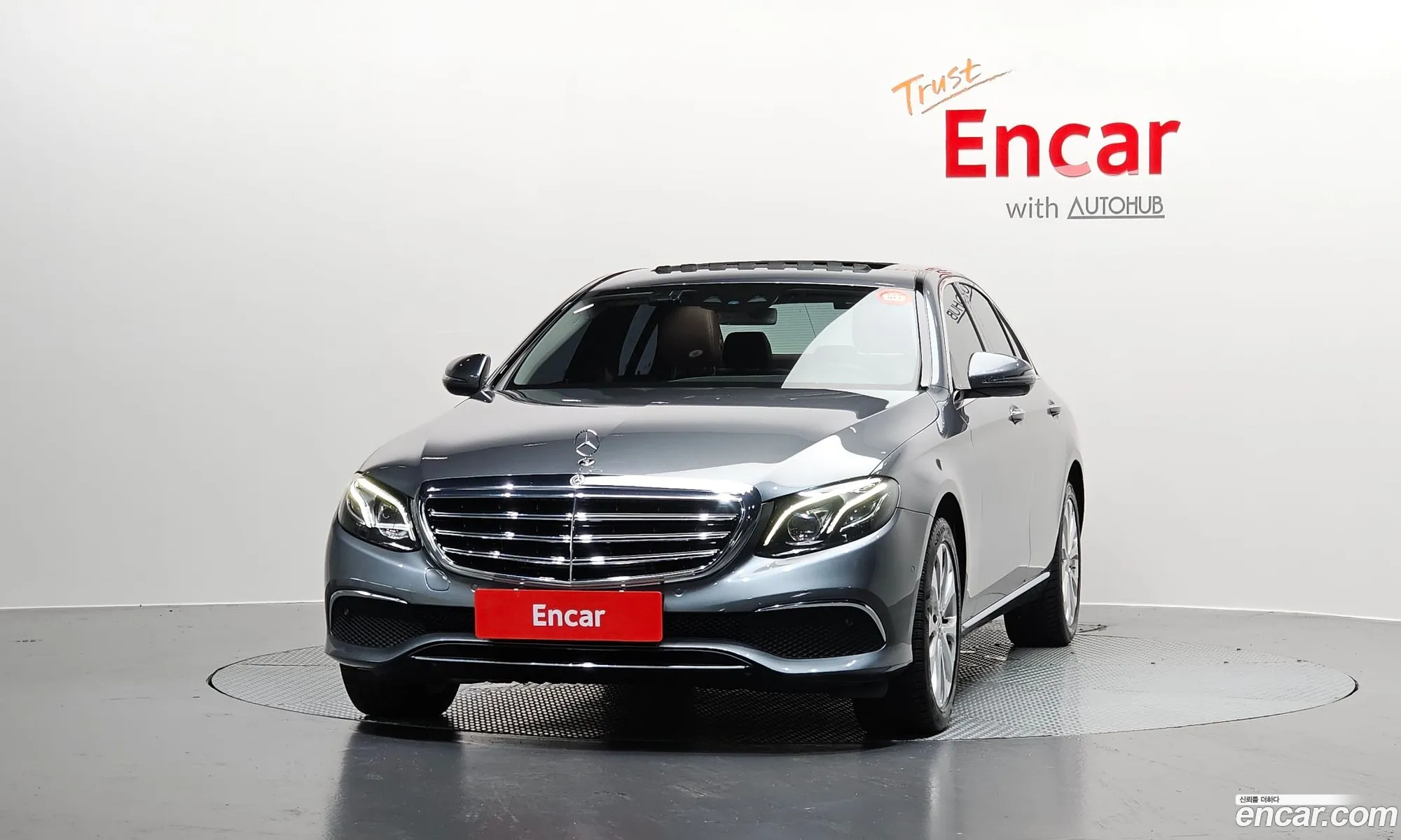 Mercedes-Benz E-Class W213 2018 WDDZF0FB0JA373345 — 14