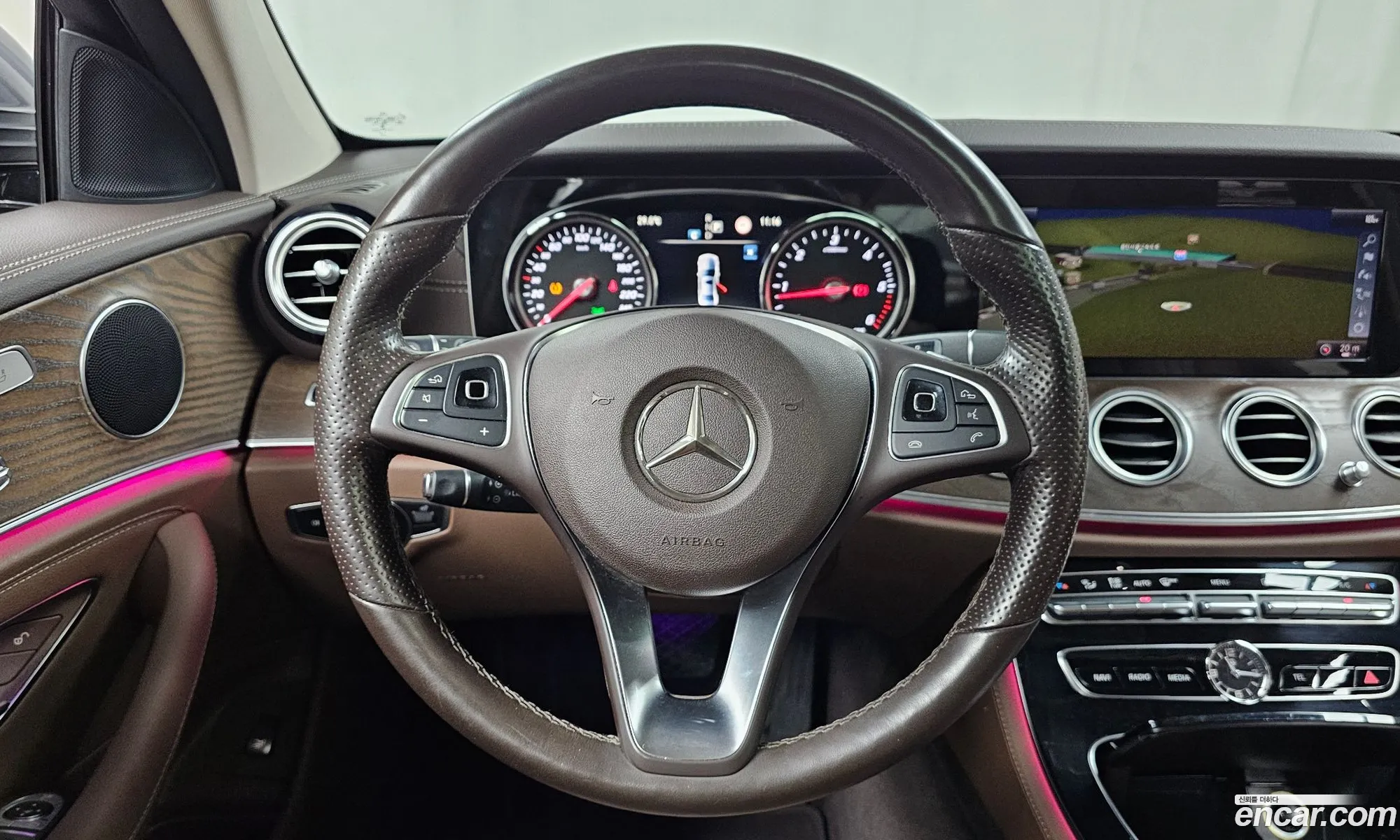 Mercedes-Benz E-Class W213 2018 WDDZF0FB0JA373345 — 18