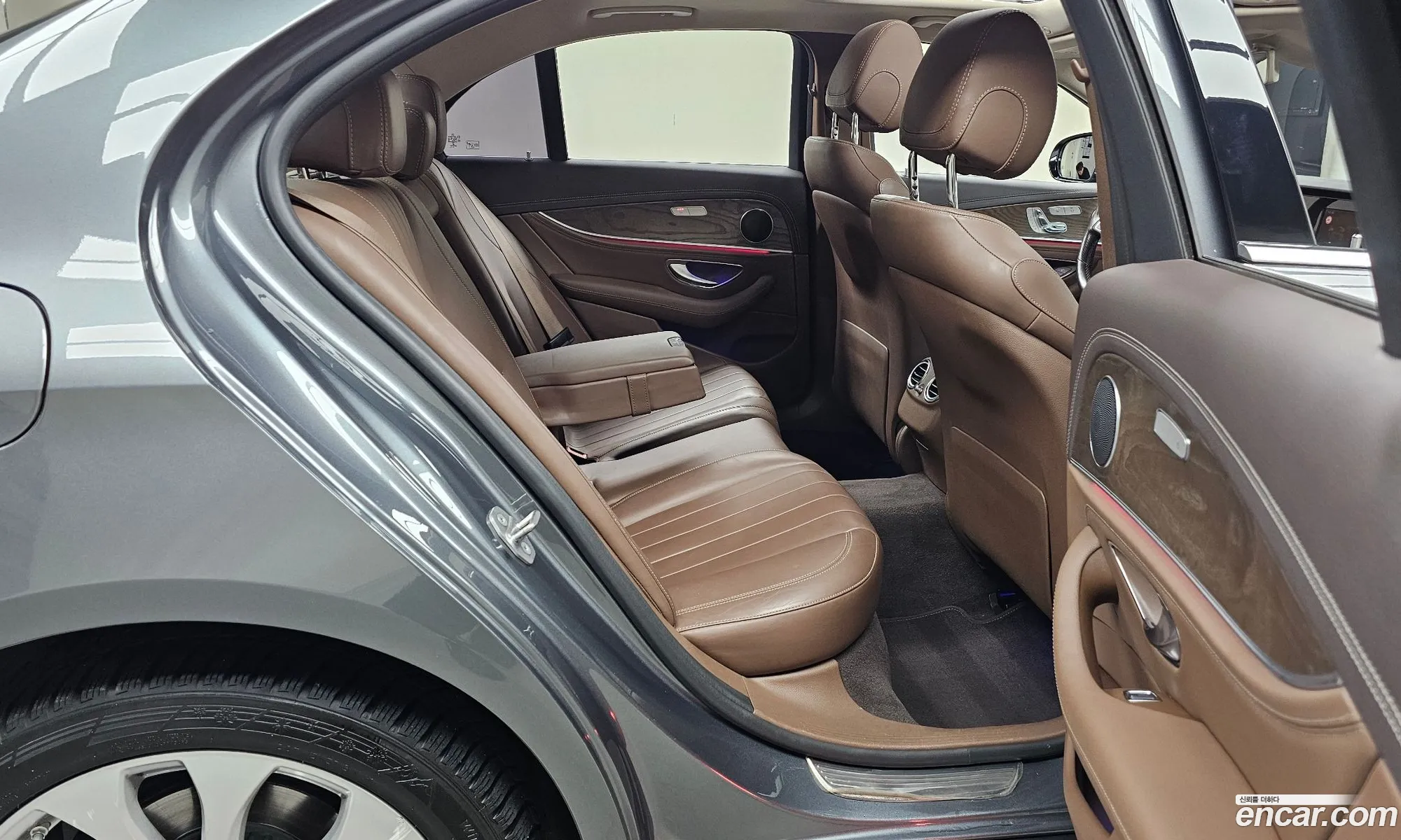 Mercedes-Benz E-Class W213 2018 WDDZF0FB0JA373345 — 8