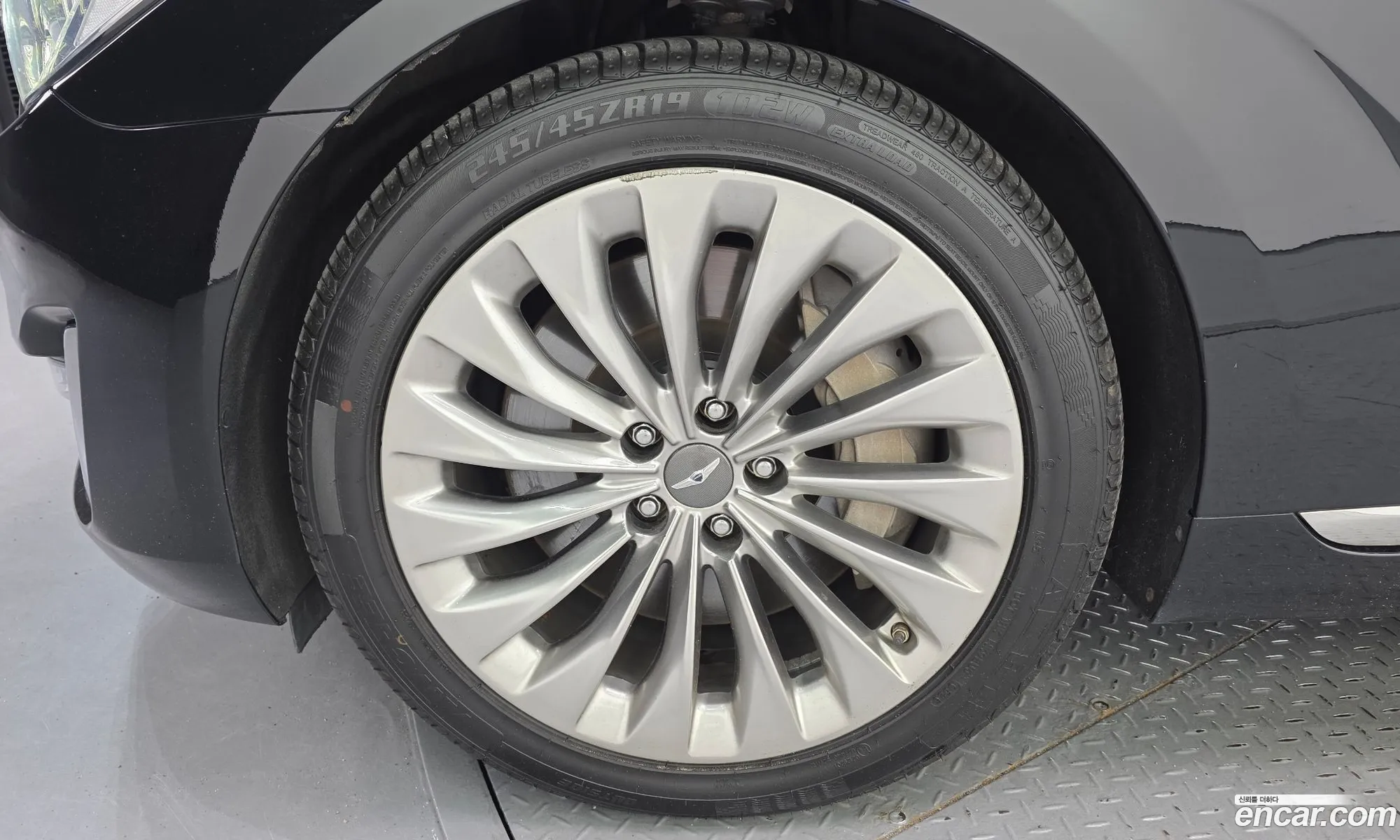 Genesis EQ900 2016 KMHG541HDGU012320 — 14