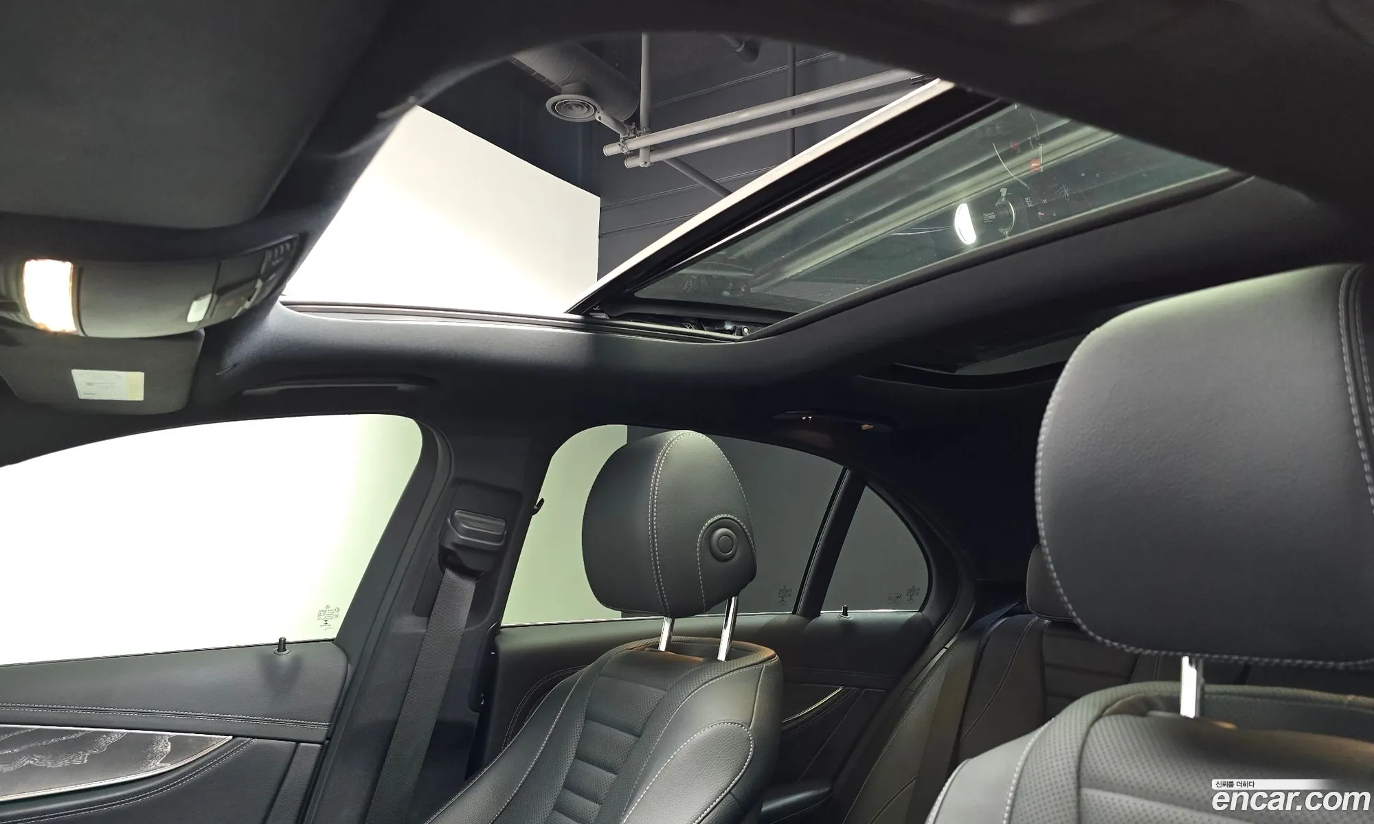 Mercedes-Benz E-Class W213 2022 — 31