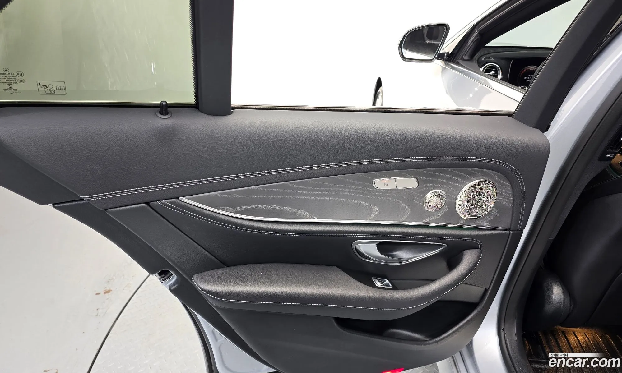 Mercedes-Benz E-Class W213 2022 — 29