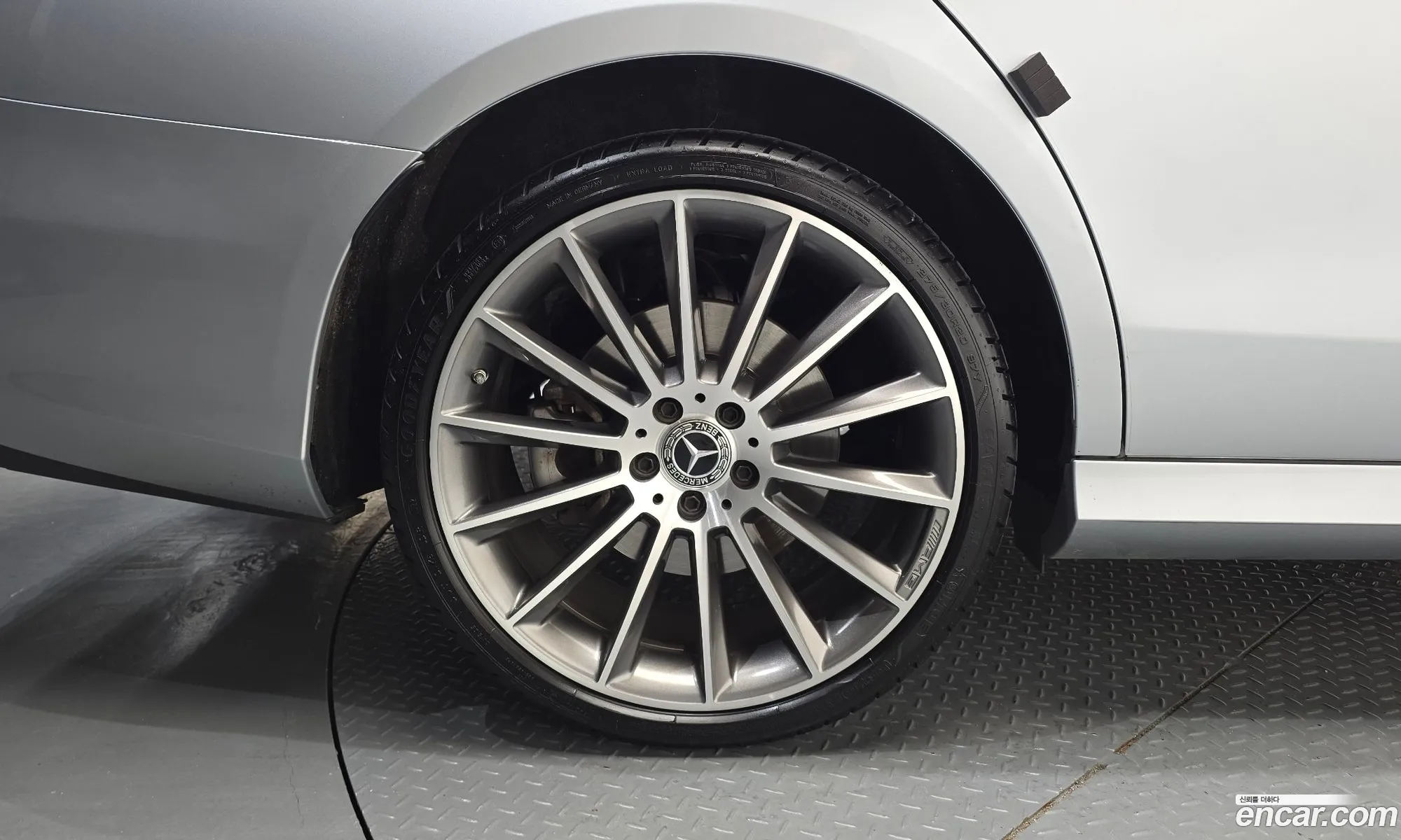 Mercedes-Benz E-Class W213 2022 — 33