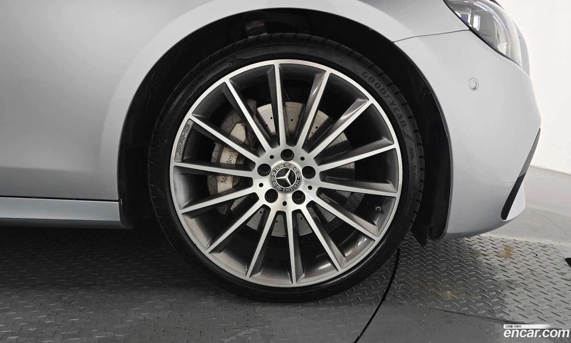 Mercedes-Benz E-Class W213 2022 — 13