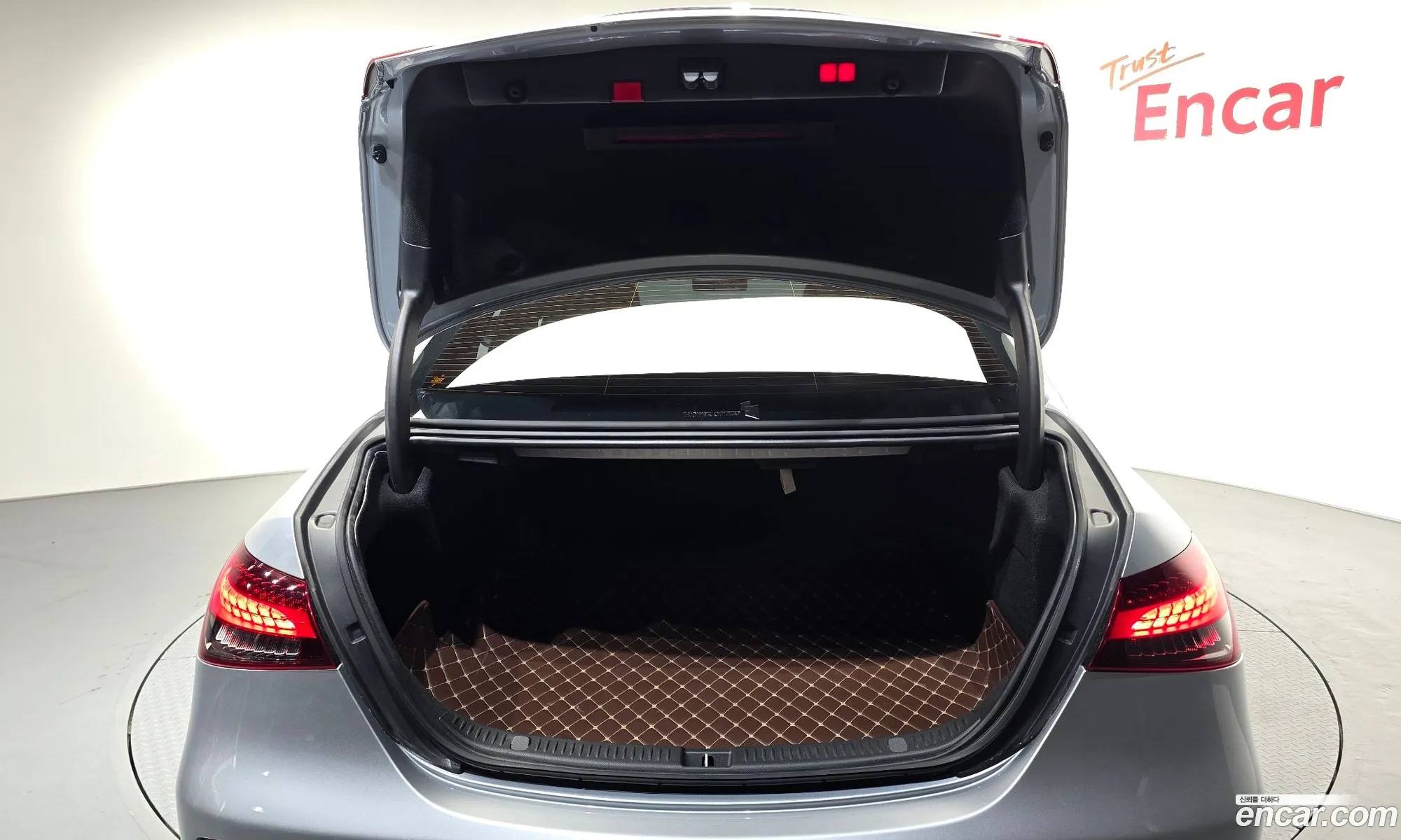Mercedes-Benz E-Class W213 2022 — 21