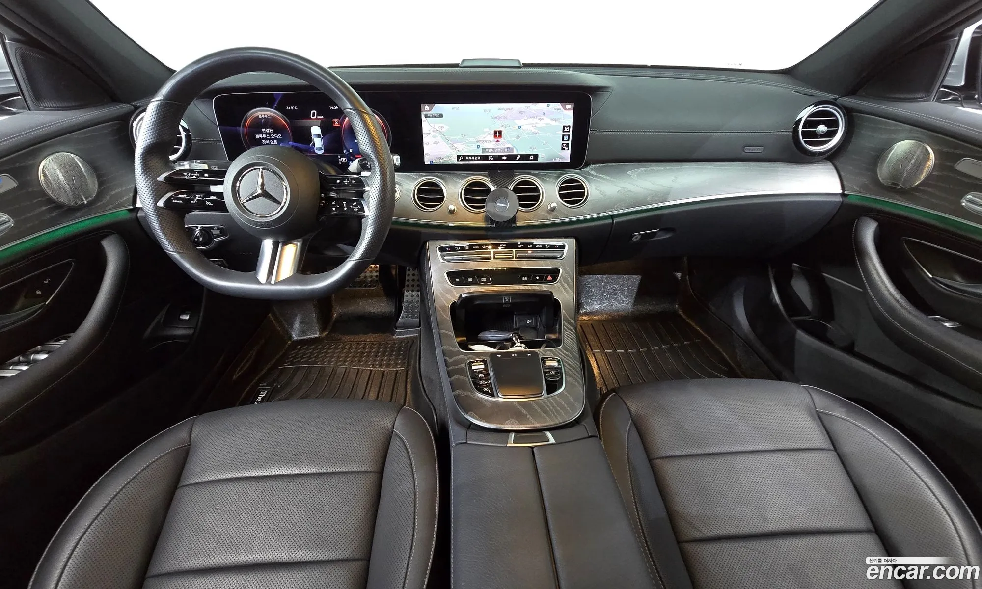 Mercedes-Benz E-Class W213 2022 — 26