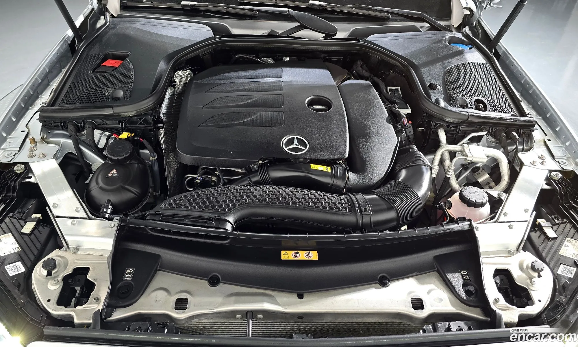Mercedes-Benz E-Class W213 2022 — 28