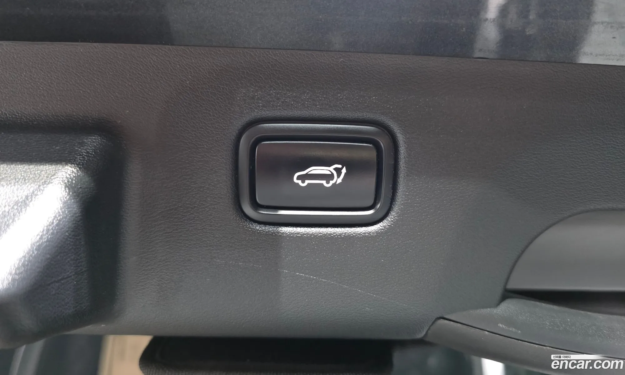 Kia EV6 2023 KNAC381CPRA175645 — 2
