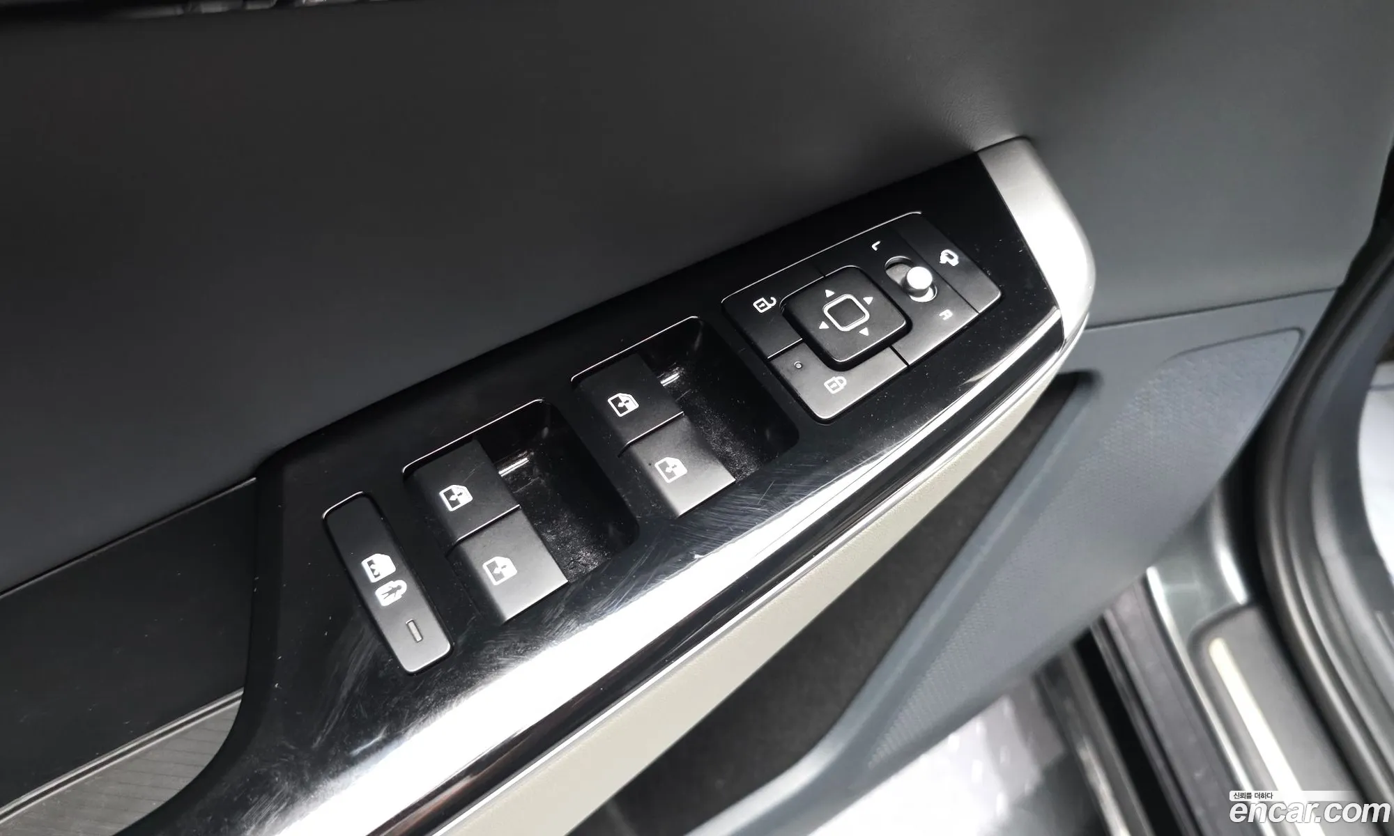 Kia EV6 2023 KNAC381CPRA175645 — 23