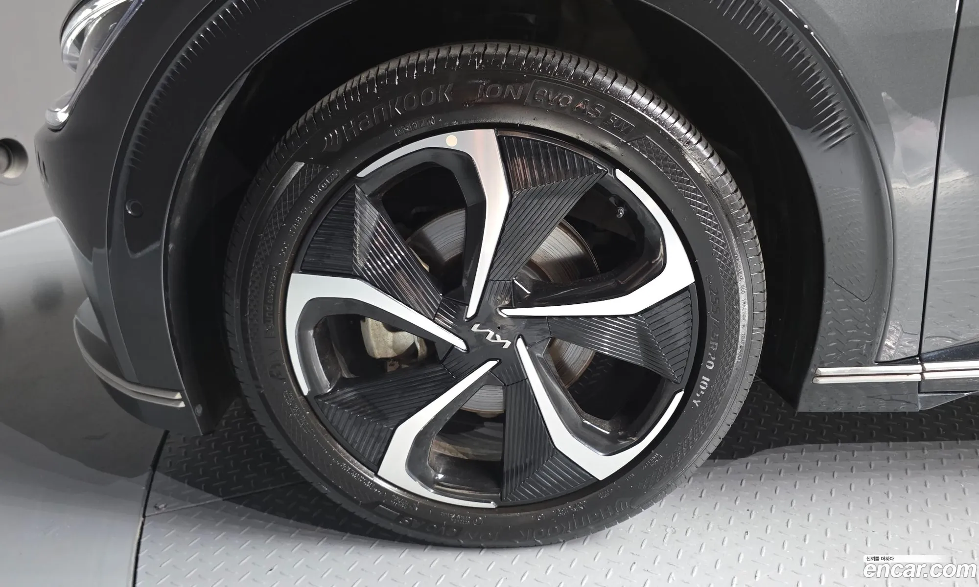 Kia EV6 2023 KNAC381CPRA175645 — 5