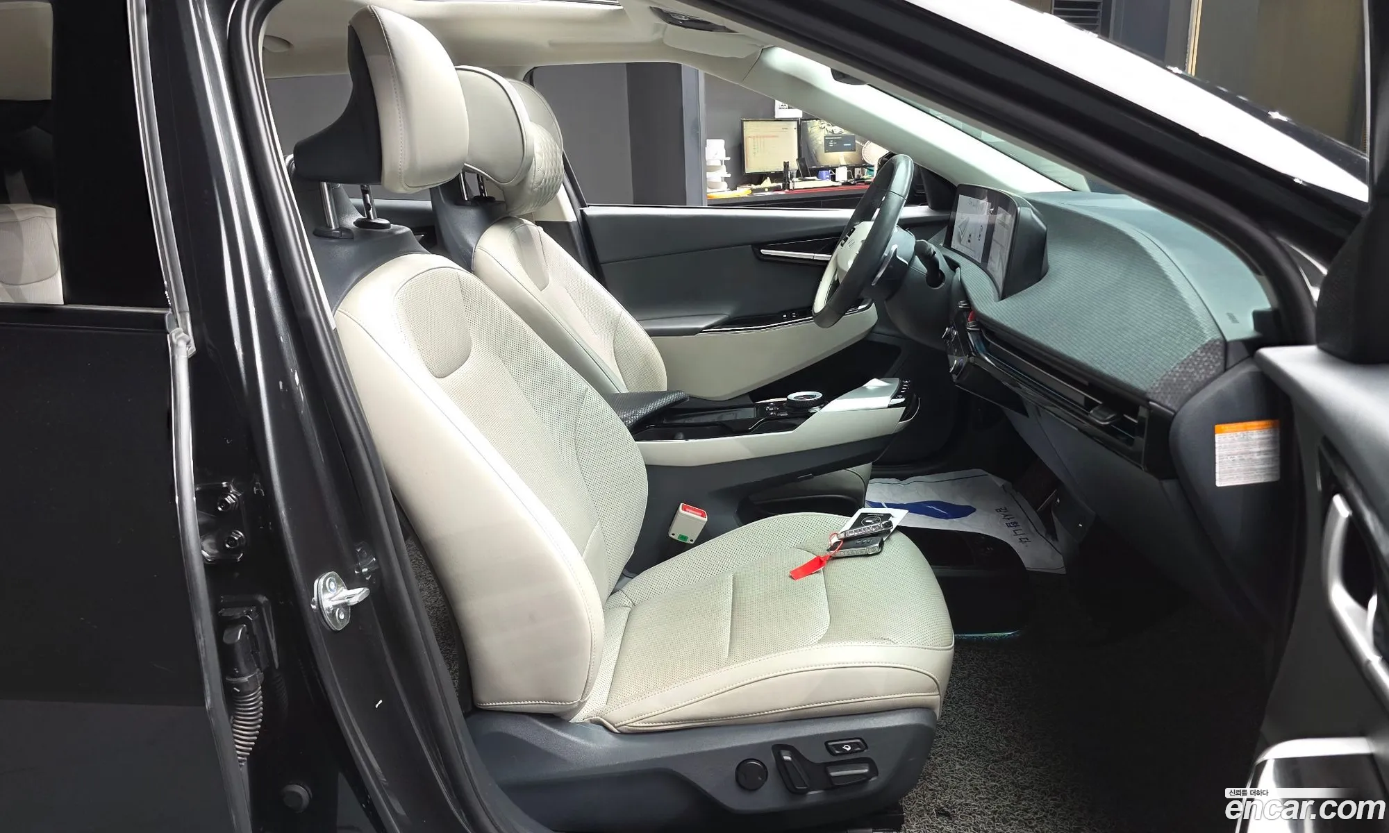 Kia EV6 2023 KNAC381CPRA175645 — 7