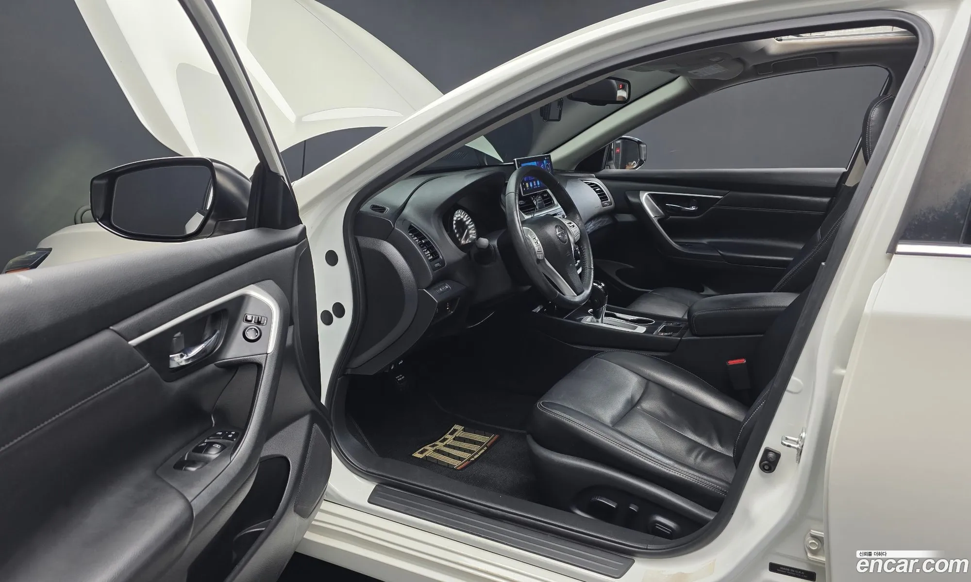 Nissan Altima 2017 1N4AL3APXHC282303 — 12