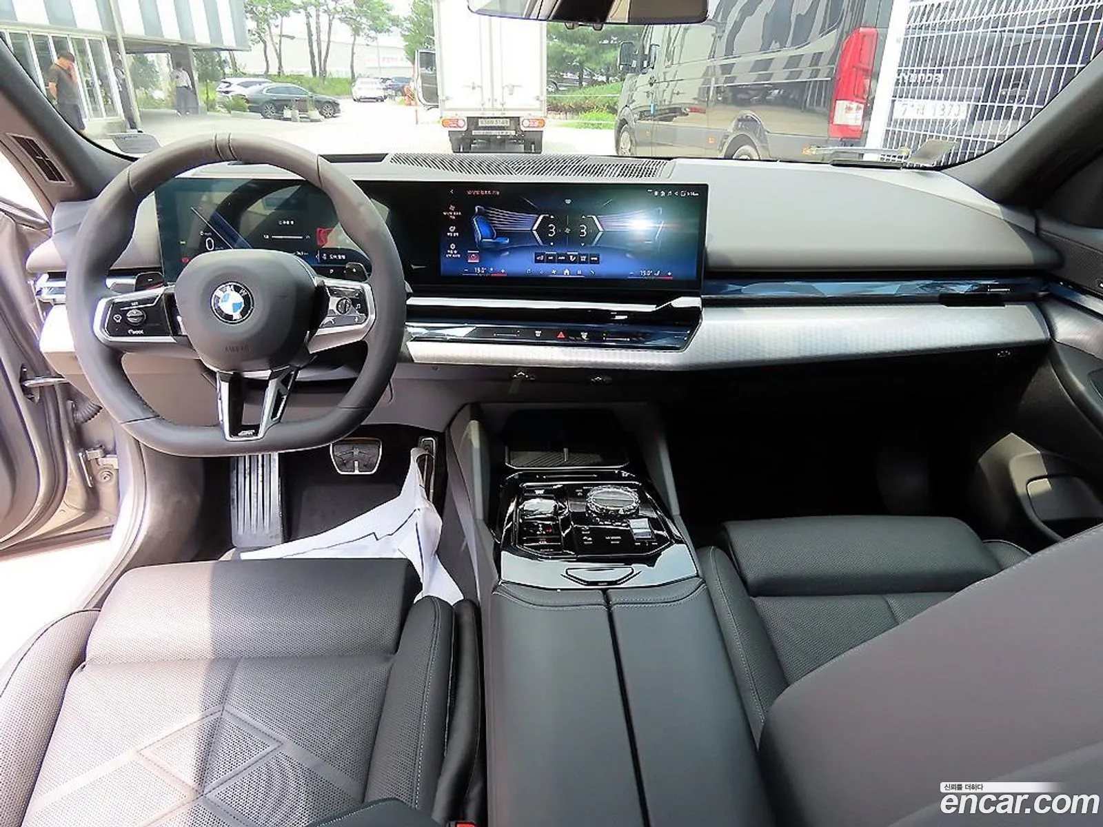 BMW 5 Series 2025 — 15