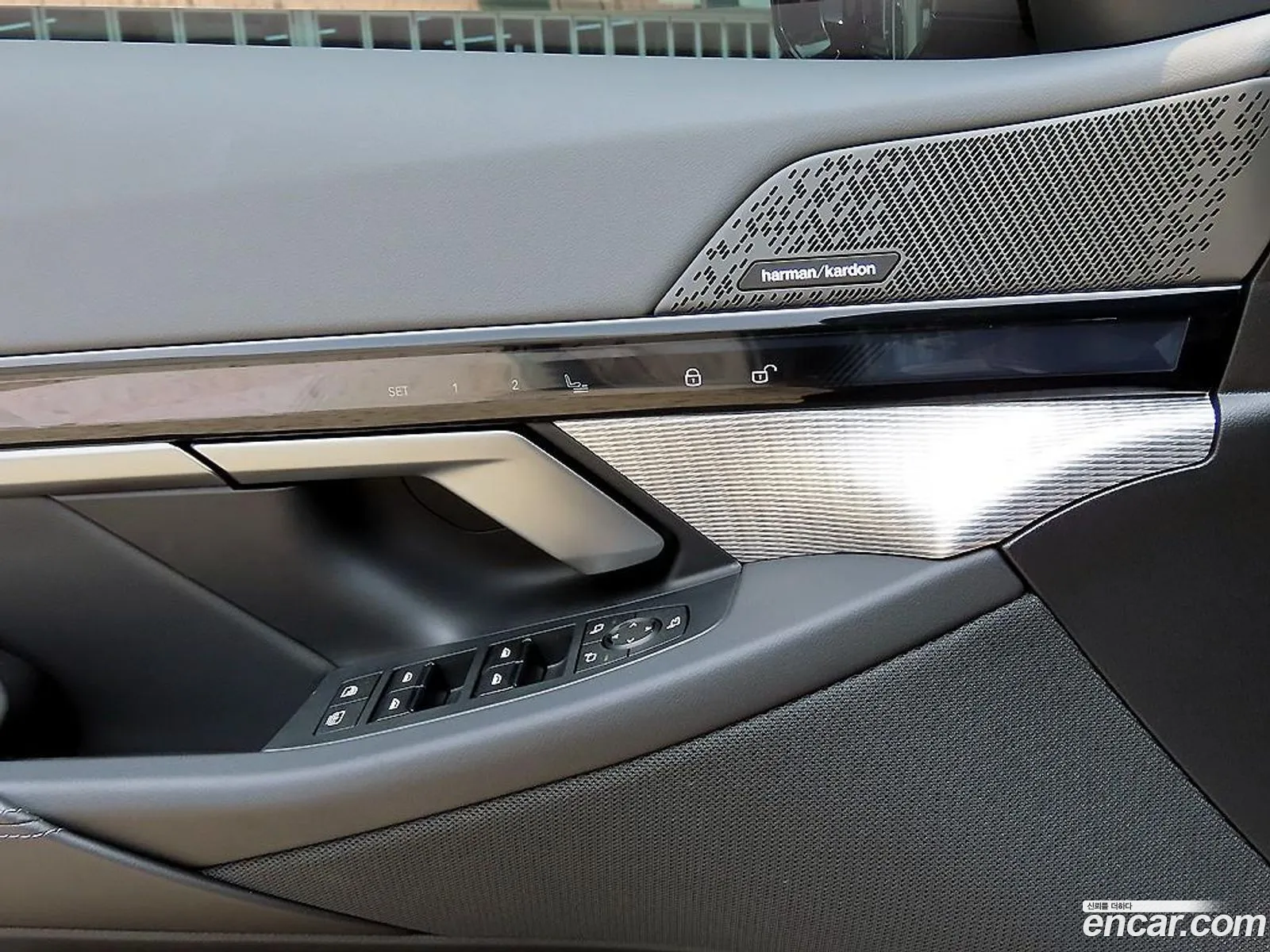 BMW 5 Series 2025 — 12