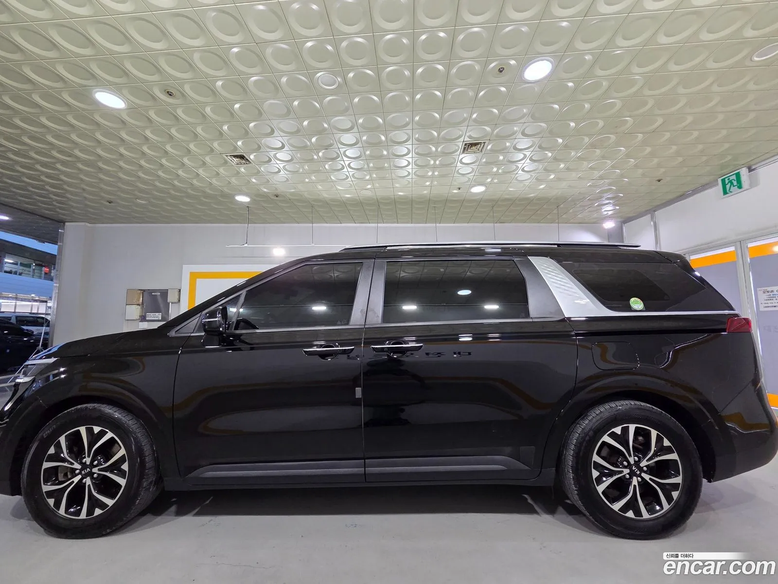 Kia Carnival 2021 — 19