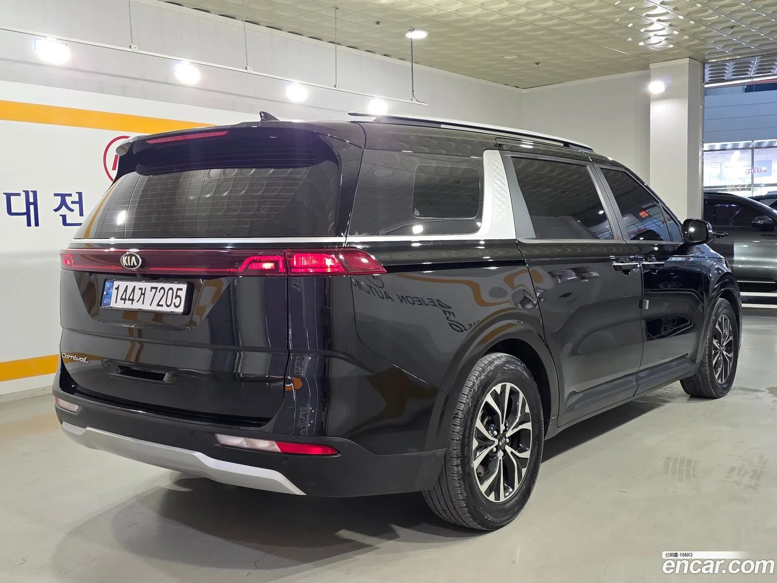 Kia Carnival 2021 — 13