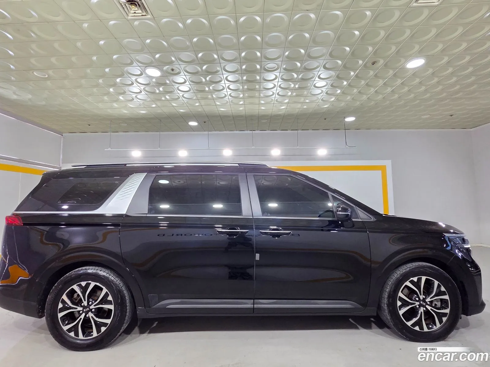 Kia Carnival 2021 — 20