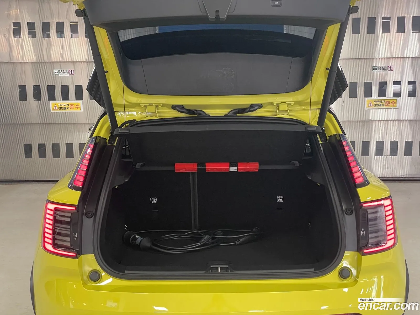 Volvo EX30 2025 — 9
