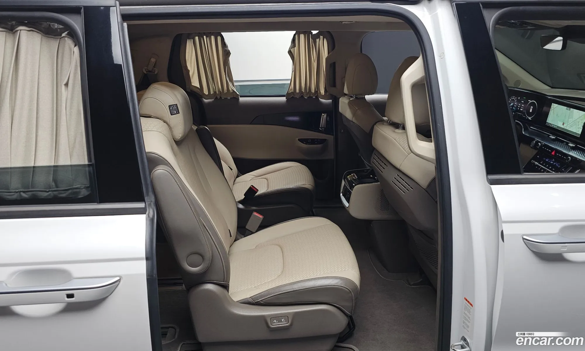 Kia Carnival 2021 — 3