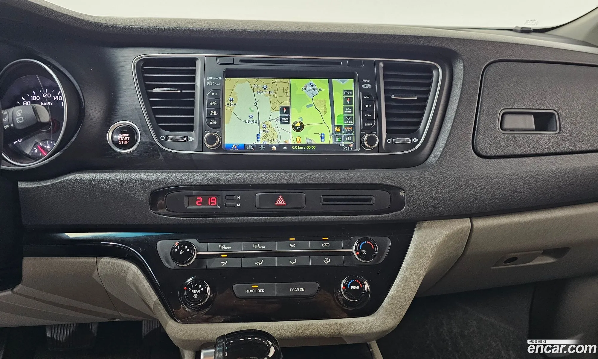 Kia Carnival 2015 KNAMB81ABFS054335 — 10