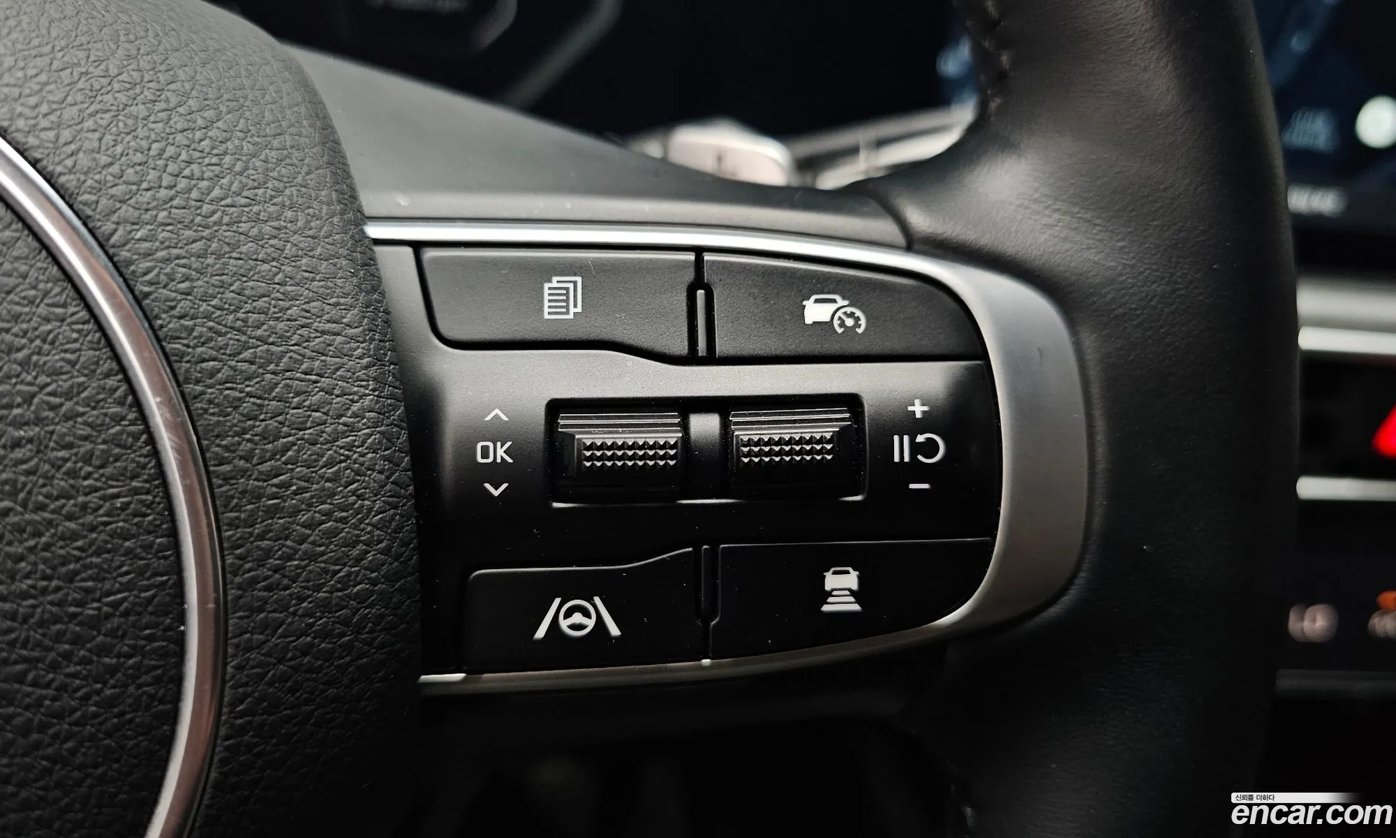 Kia K5 2025 KNAG341ABSA346401 — 10