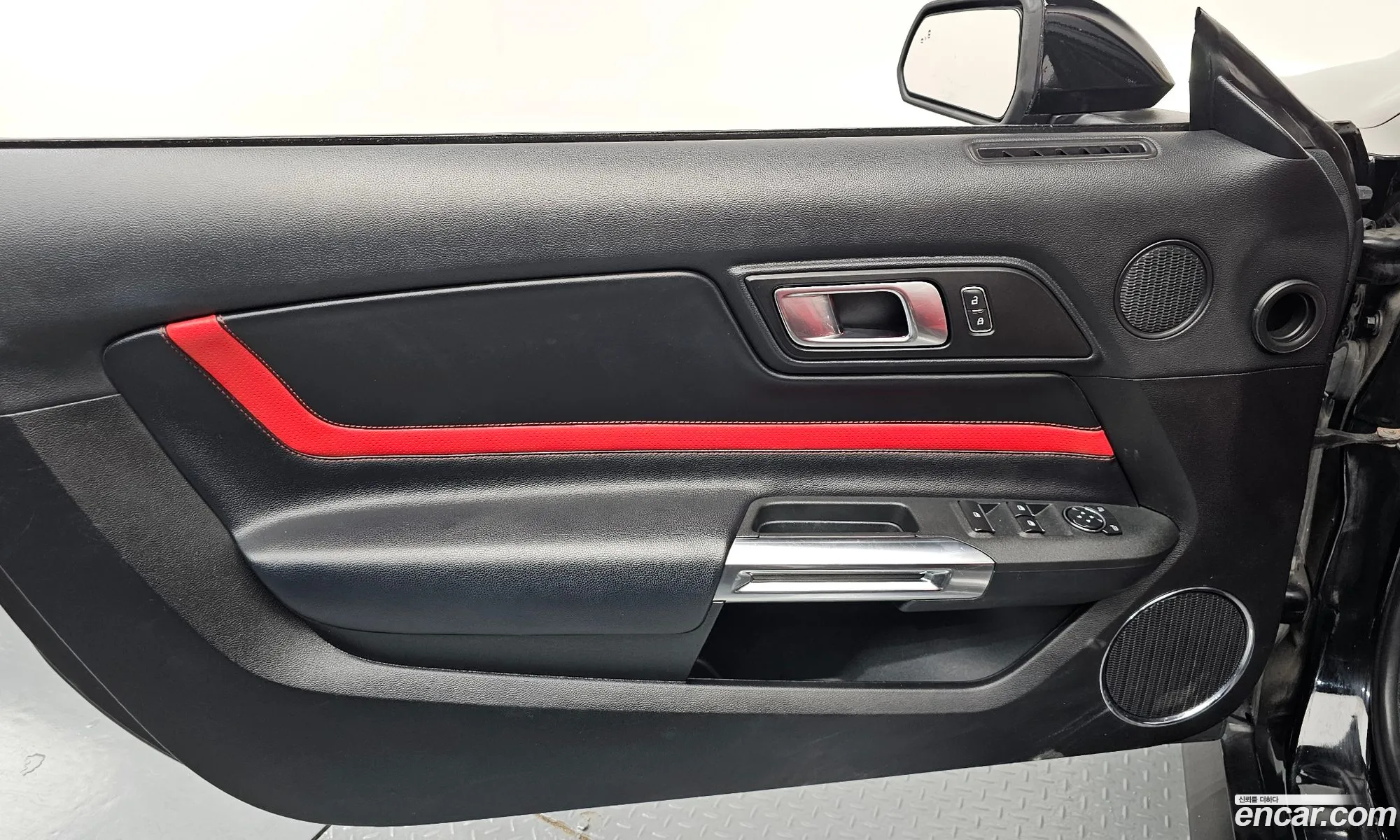 Ford Mustang 2021 — 28