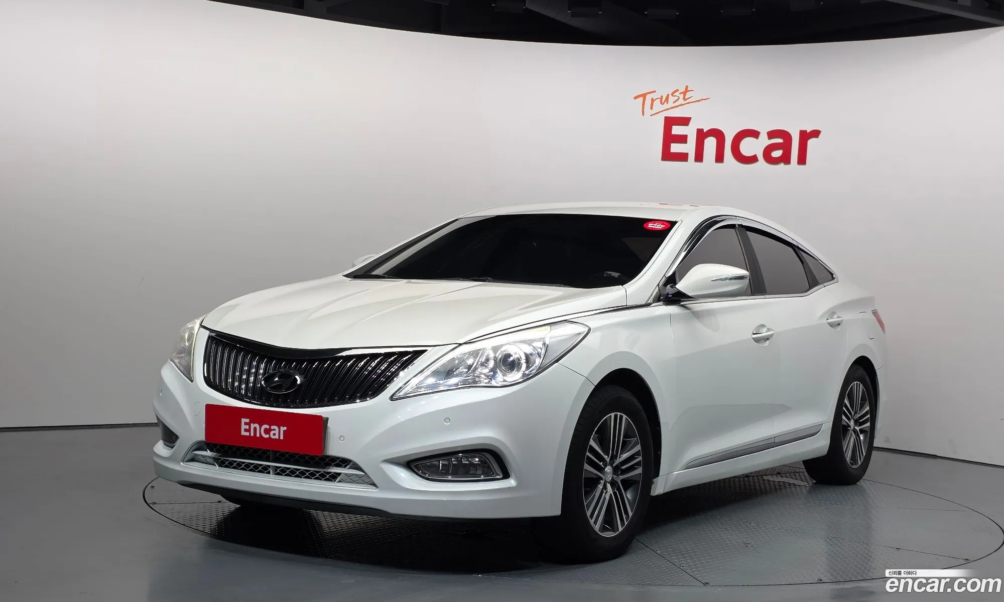 Hyundai Grandeur HG 2013 — 17