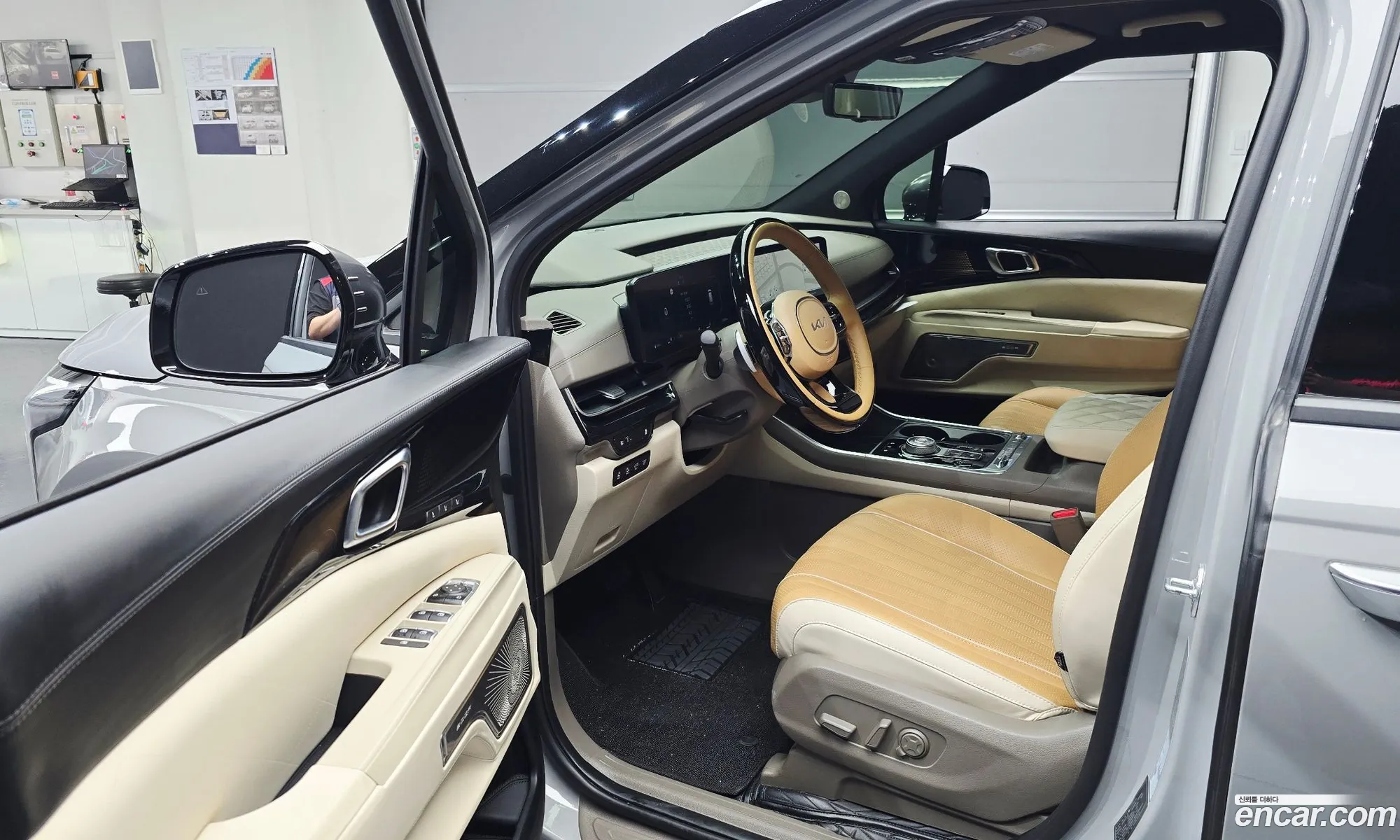 Kia Carnival 2024 — 32