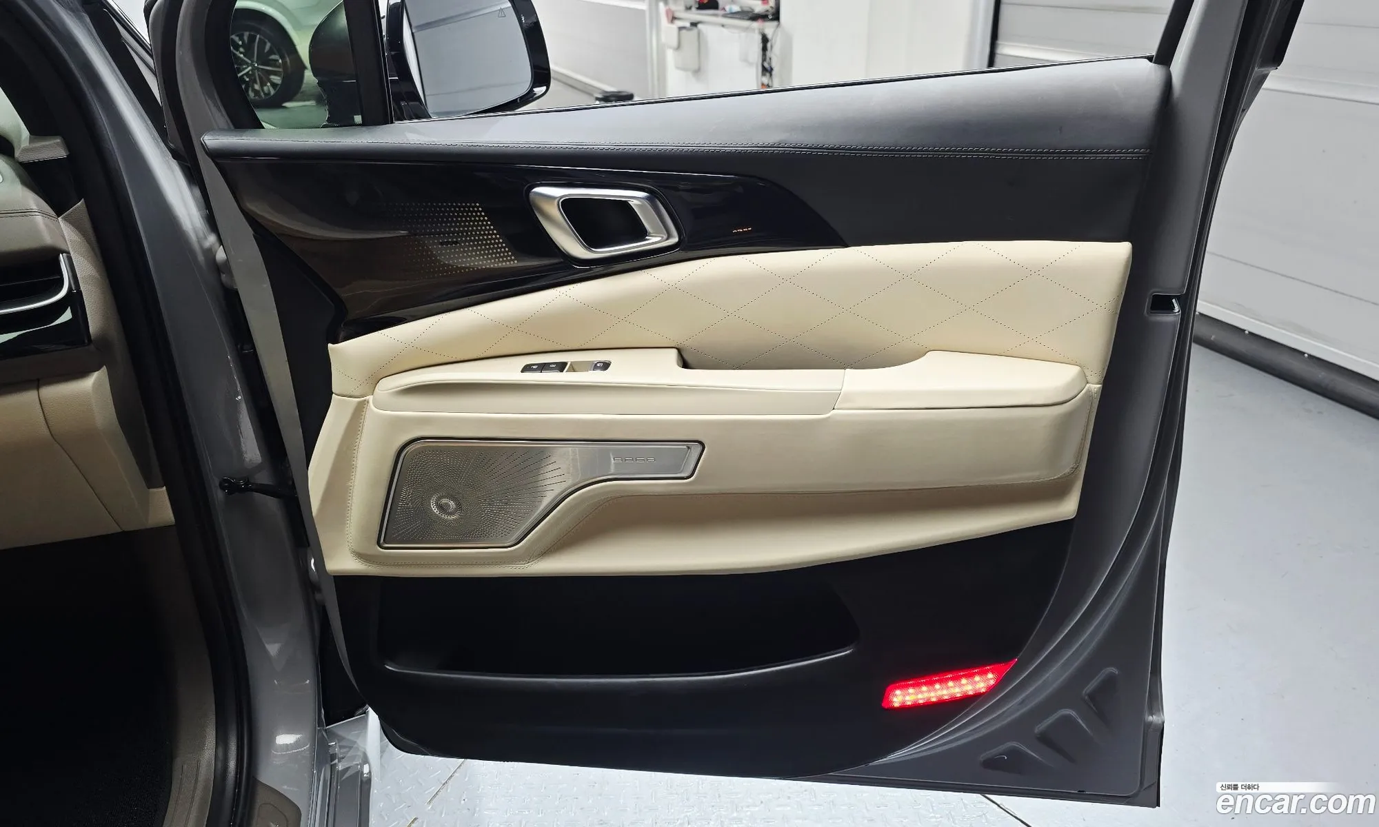 Kia Carnival 2024 — 10