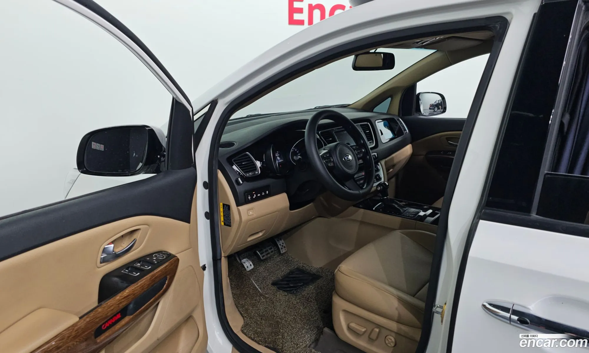 Kia Carnival 2014 — 9