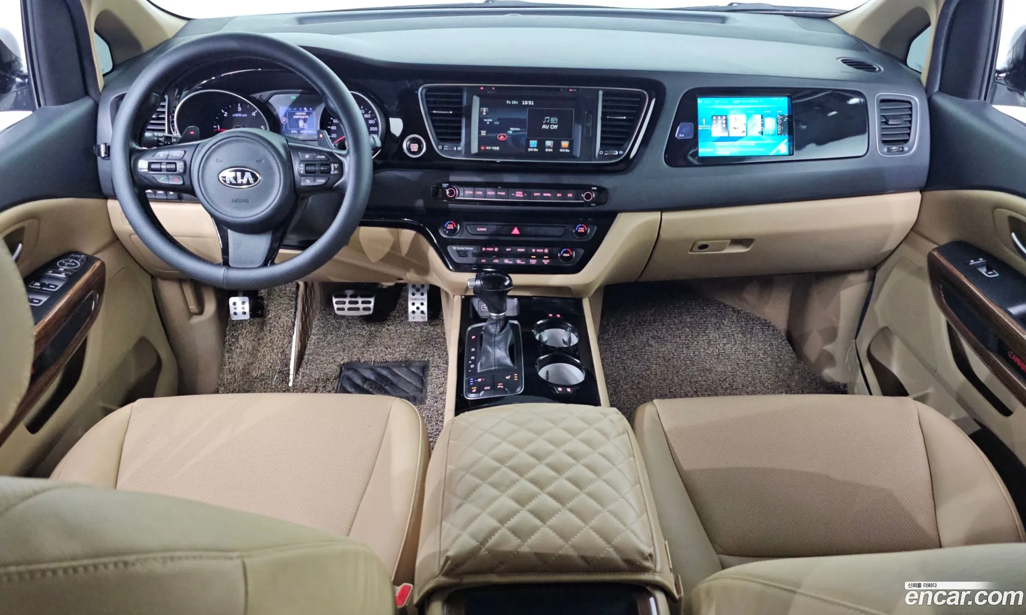 Kia Carnival 2014 — 27