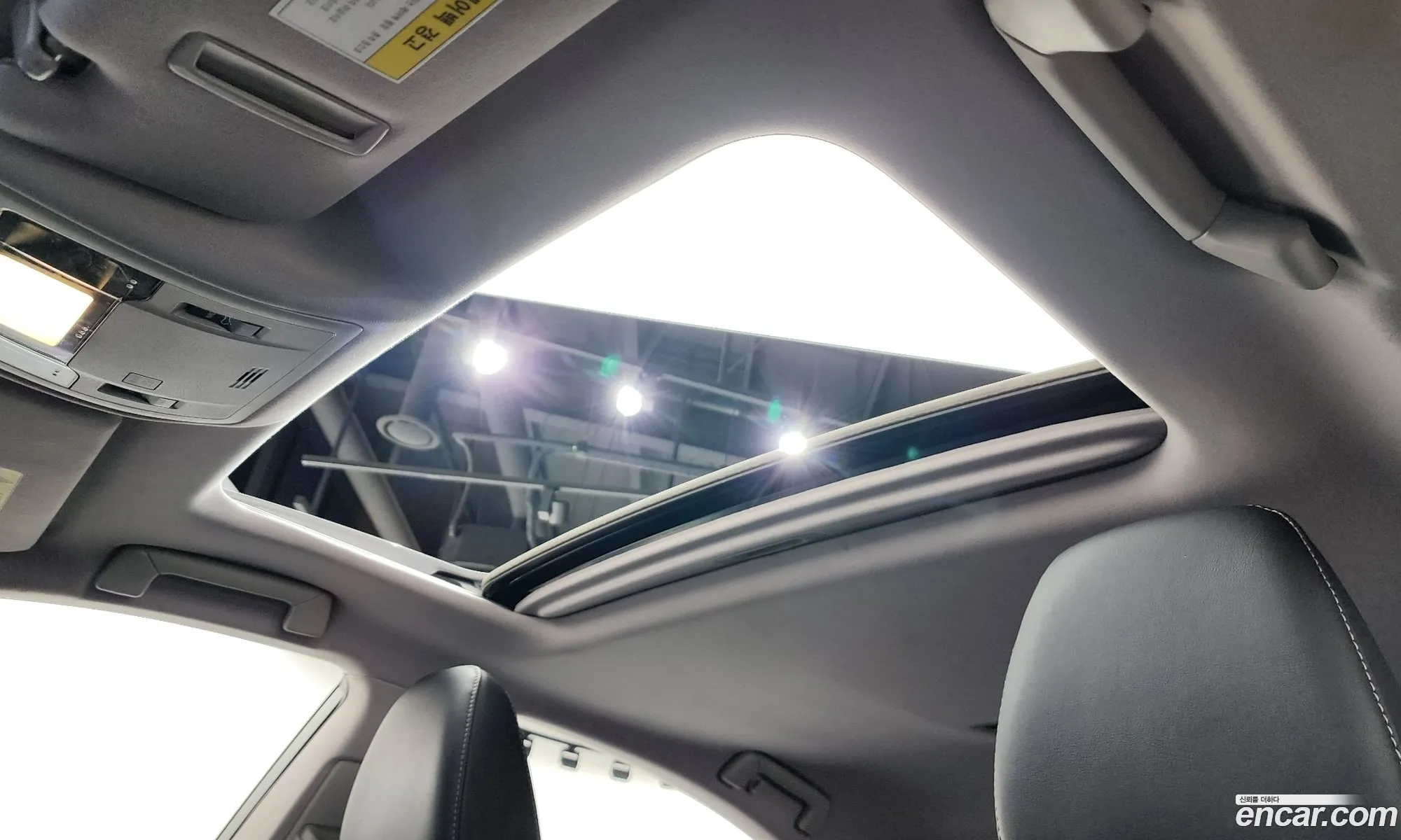 Lexus ES300h 2017 — 10
