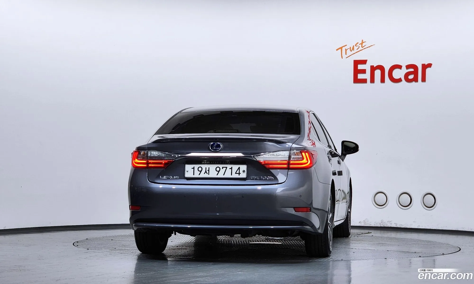Lexus ES300h 2017 — 8