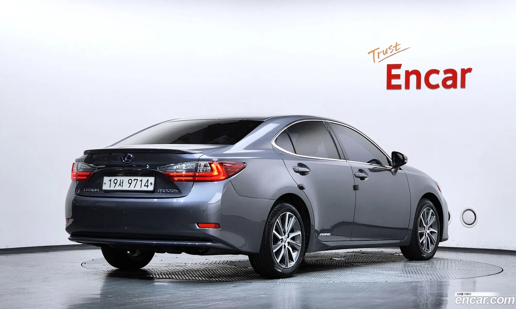 Lexus ES300h 2017 — 5