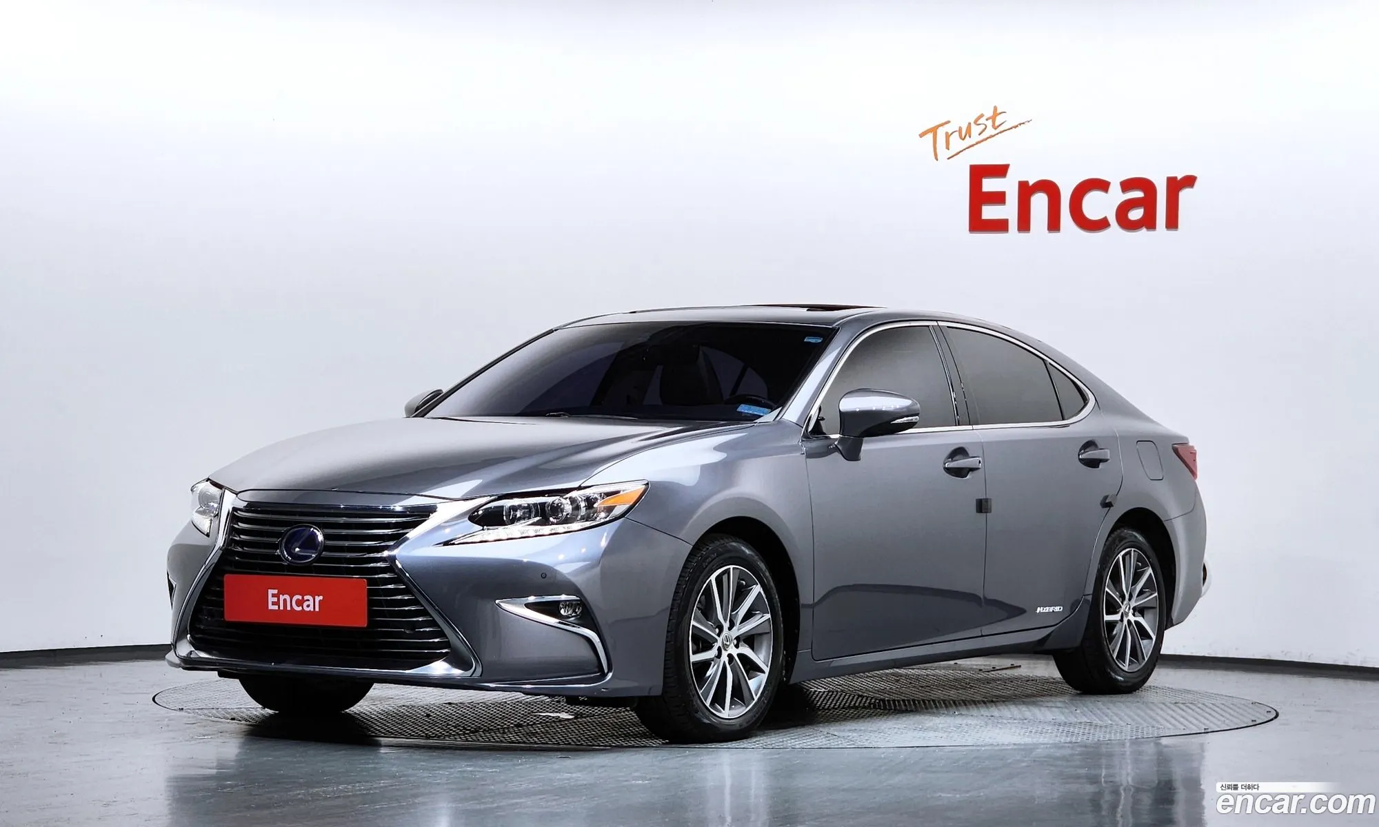 Lexus ES300h 2017 — 18