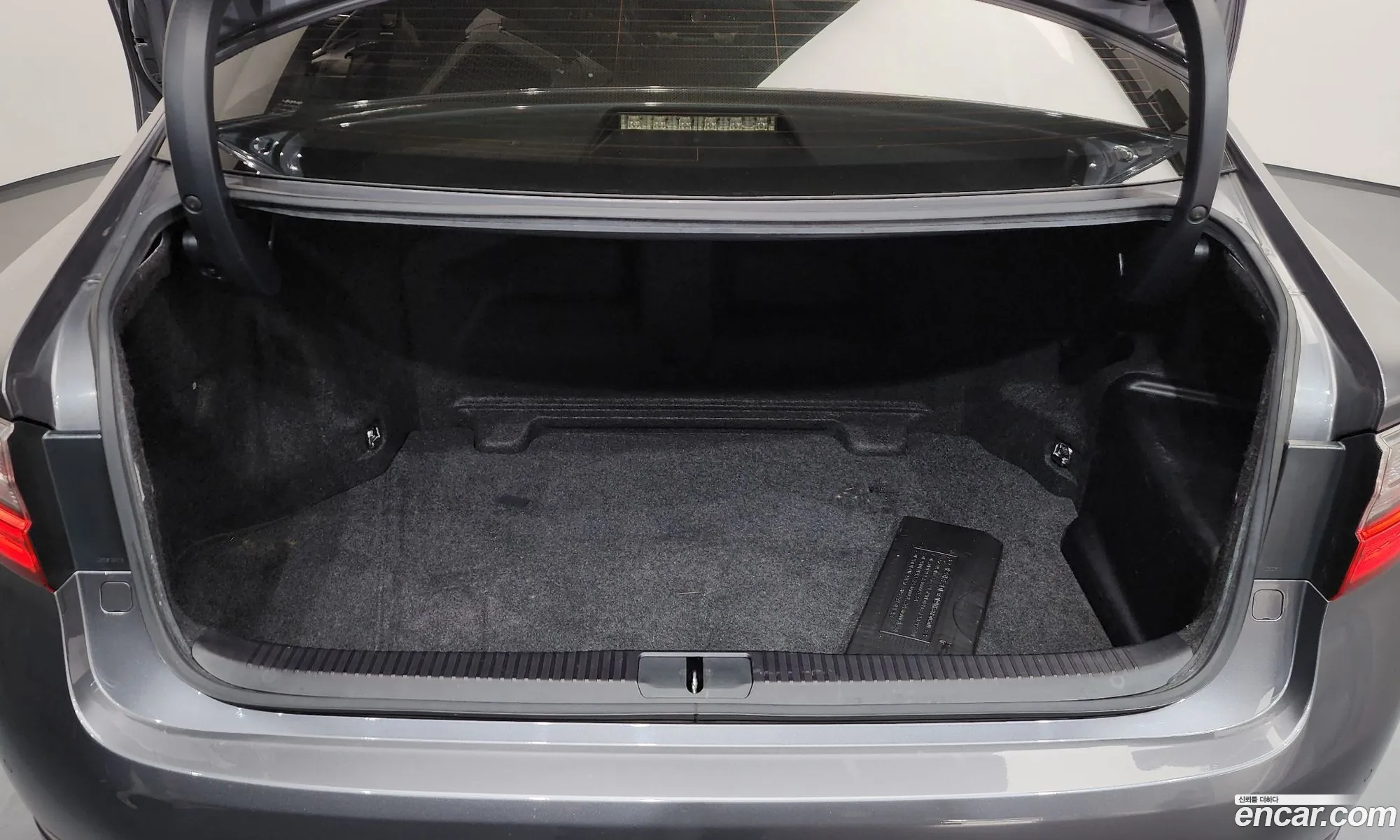 Lexus ES300h 2017 — 16