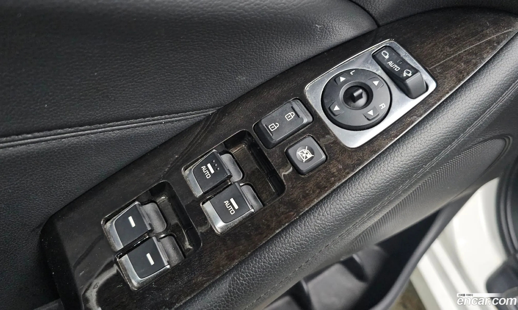 Kia K7 2013 KNALM415BDA112385 — 20