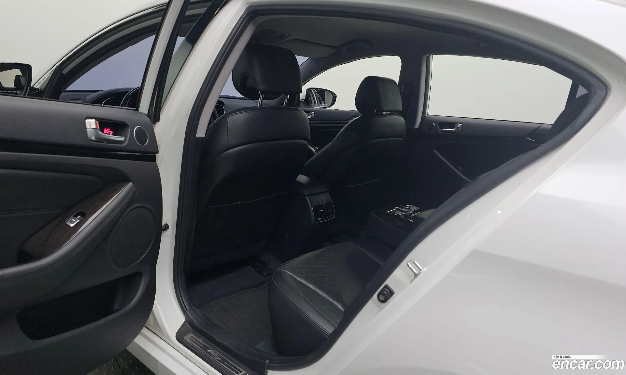 Kia K7 2013 KNALM415BDA112385 — 15