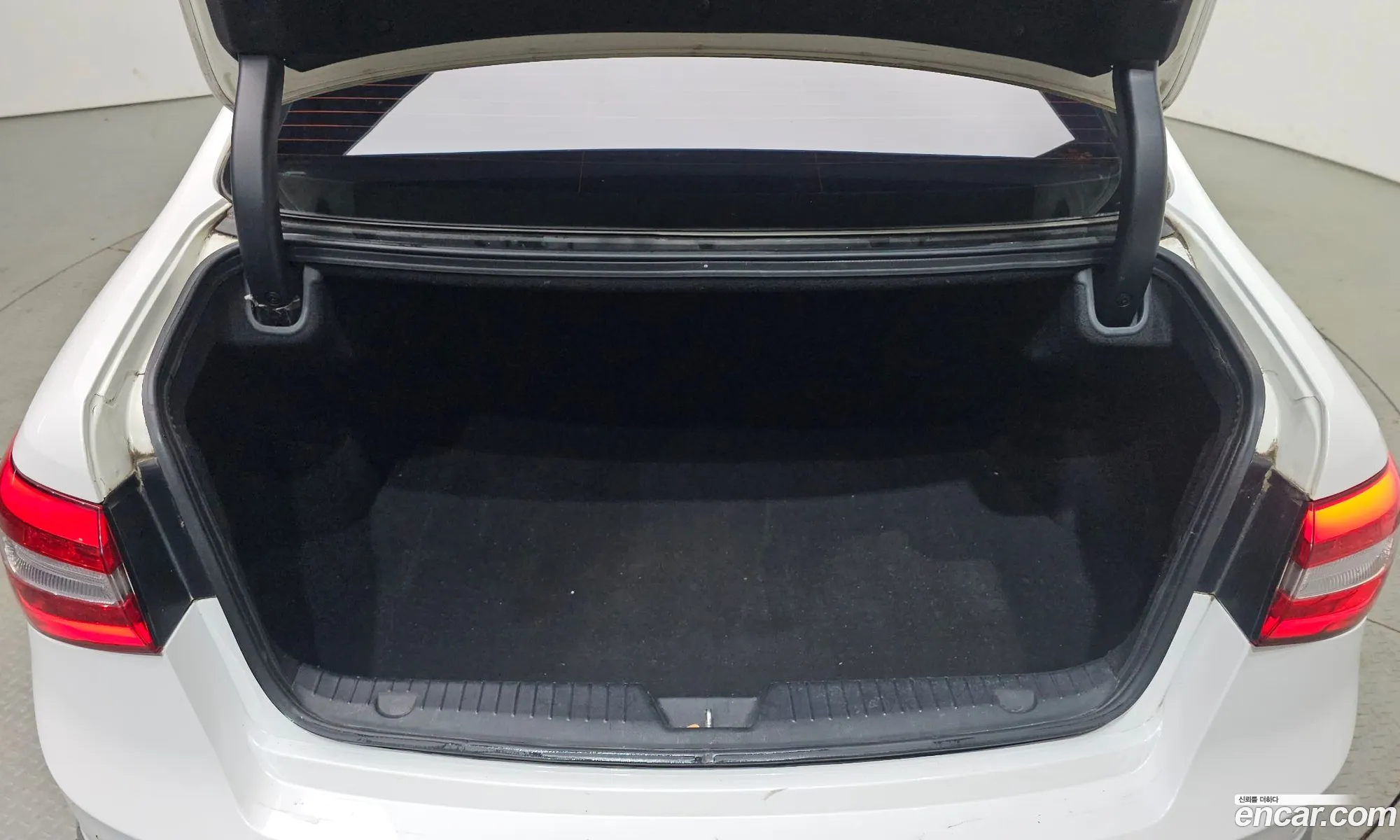 Kia K7 2013 KNALM415BDA112385 — 14