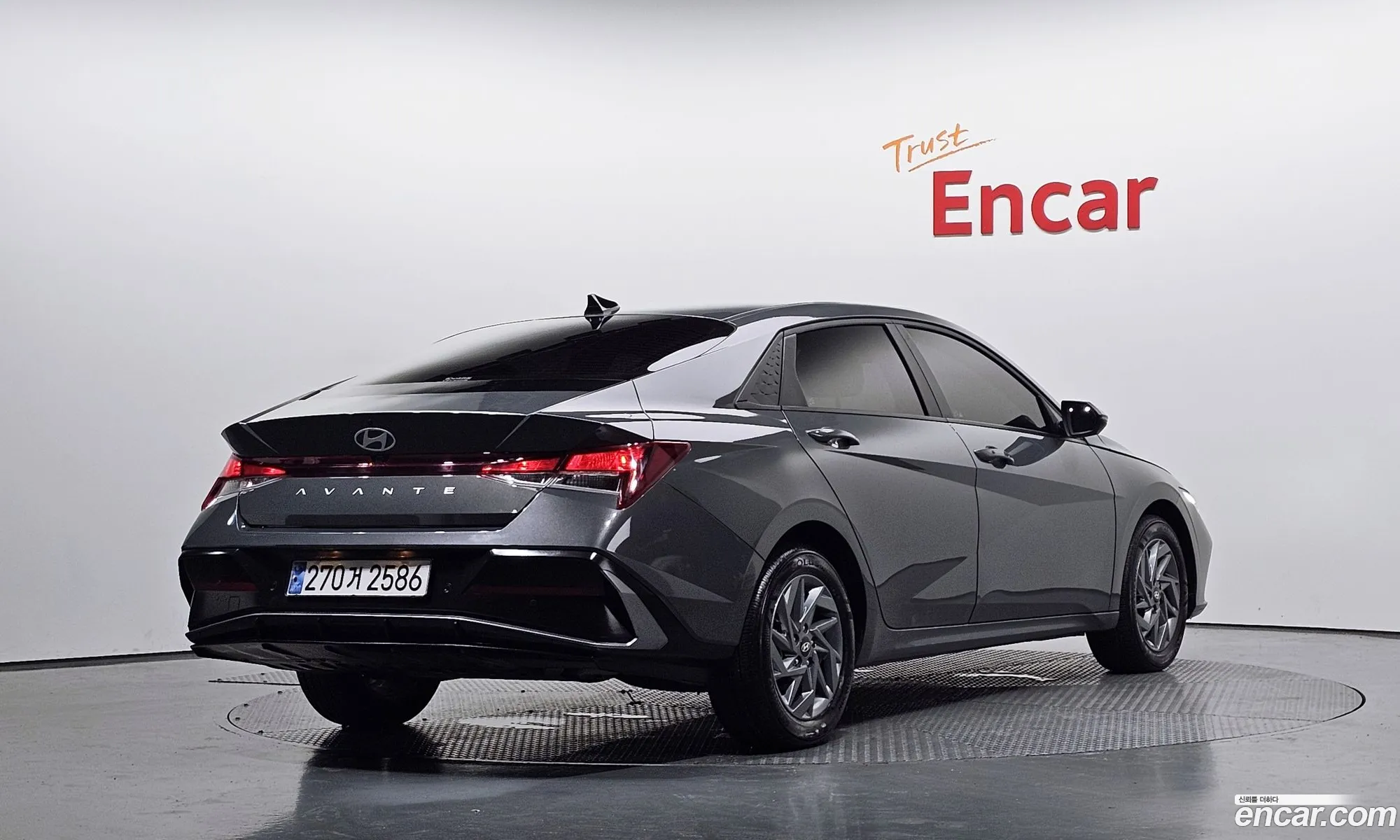 Hyundai Elantra Hybrid 2025 — 16